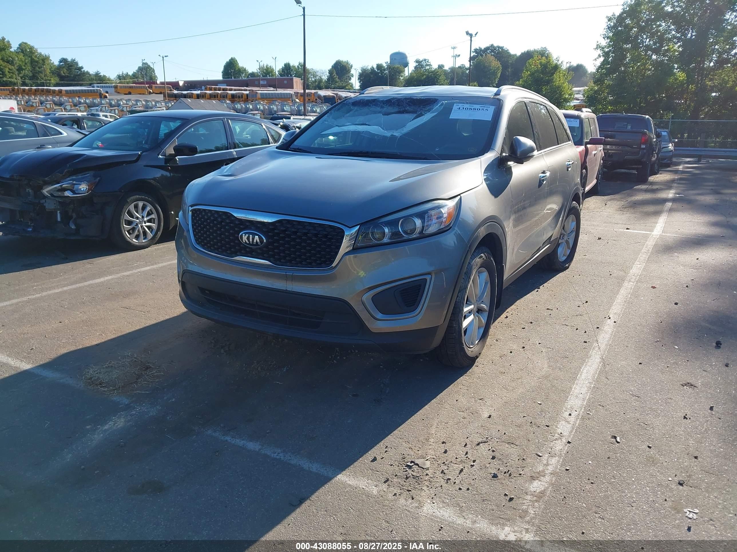 KIA SORENTO image 2