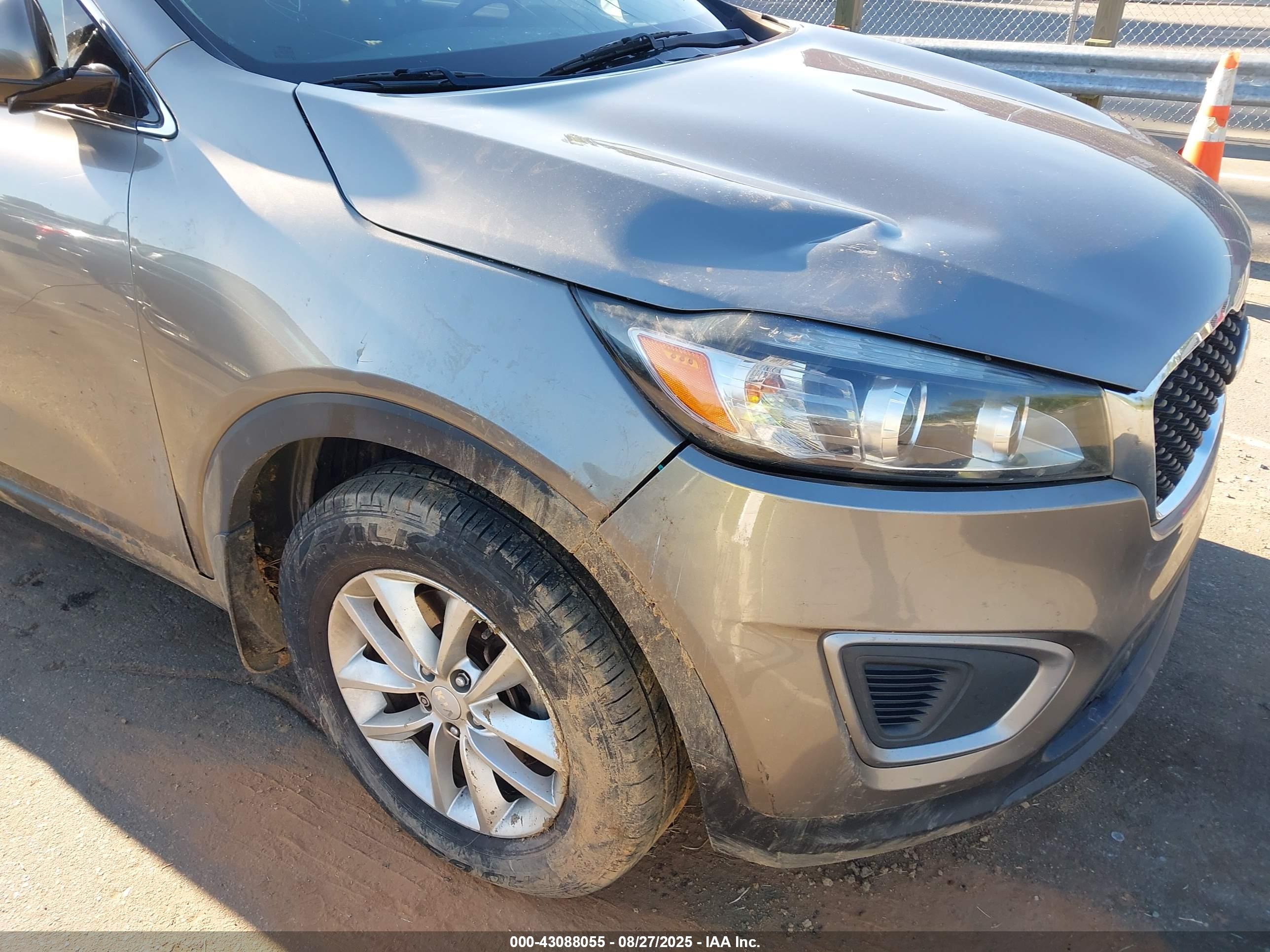 KIA SORENTO image 6