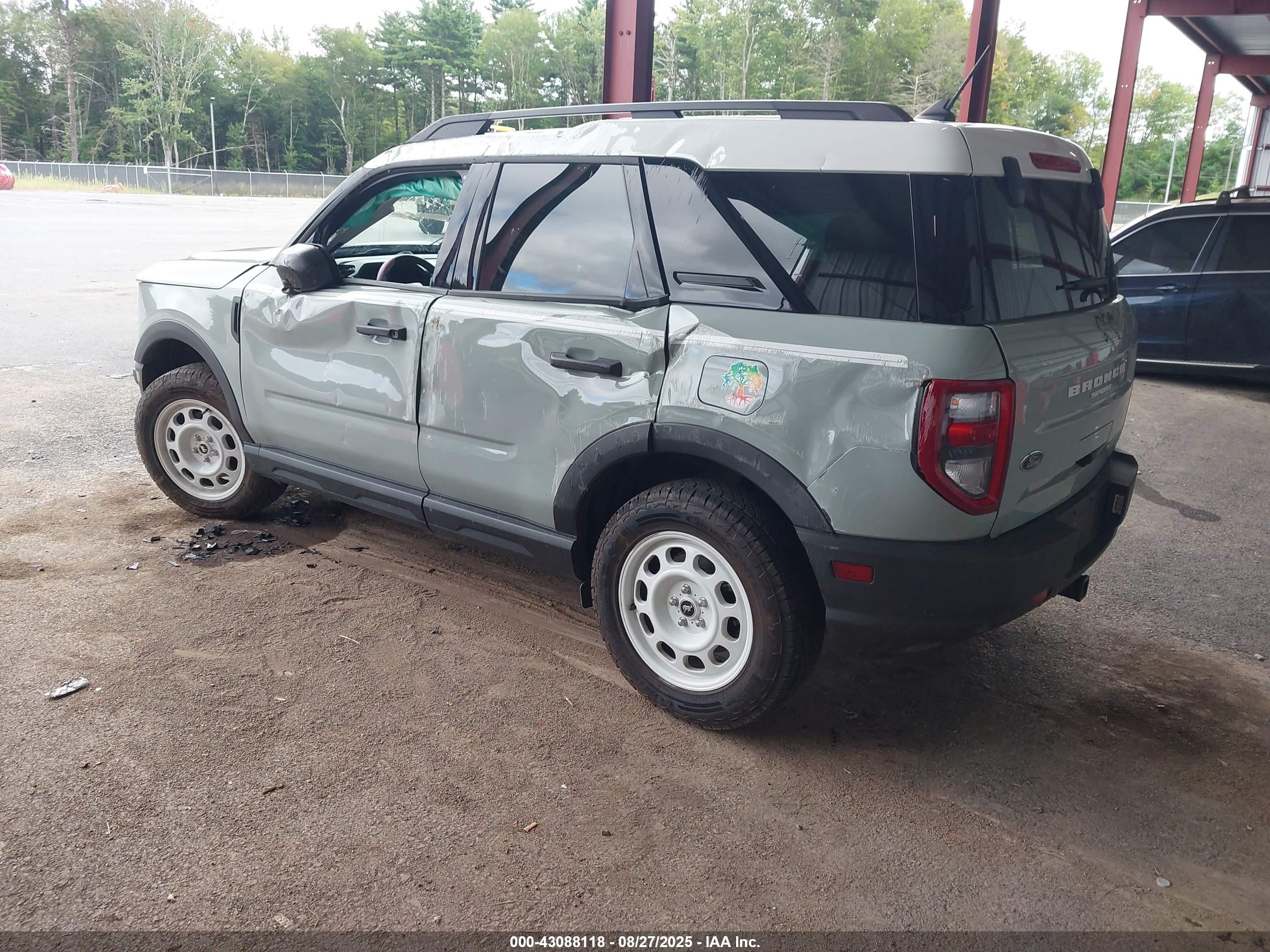 FORD BRONCO image 3