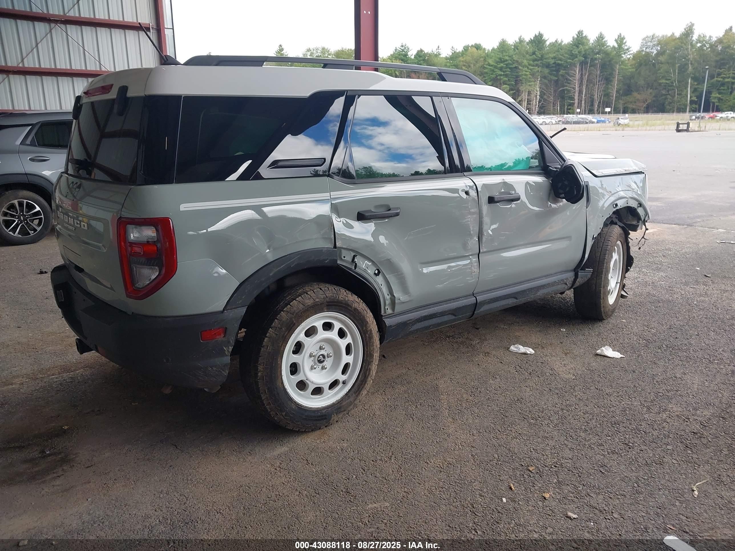 FORD BRONCO image 4