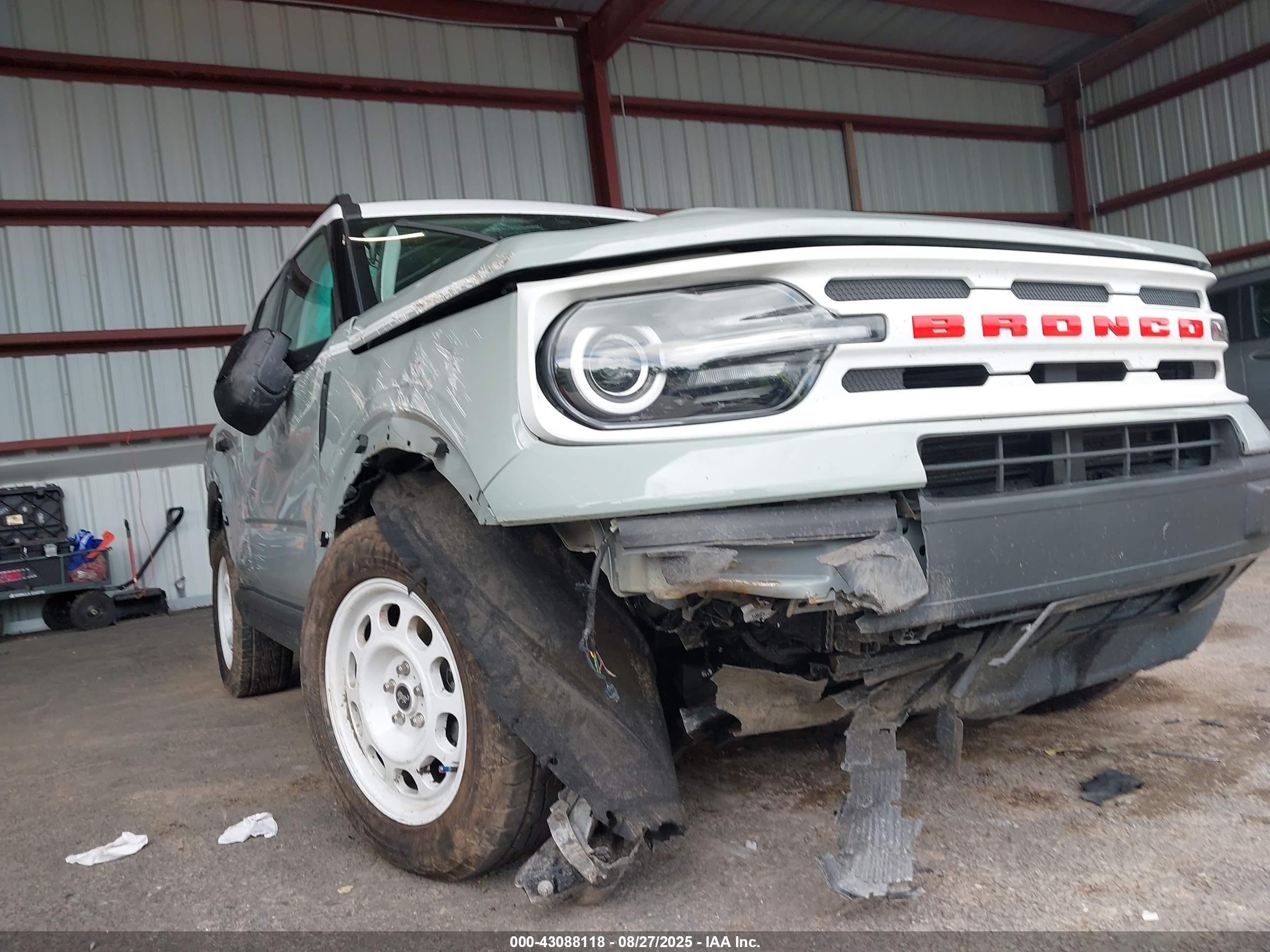 FORD BRONCO image 6