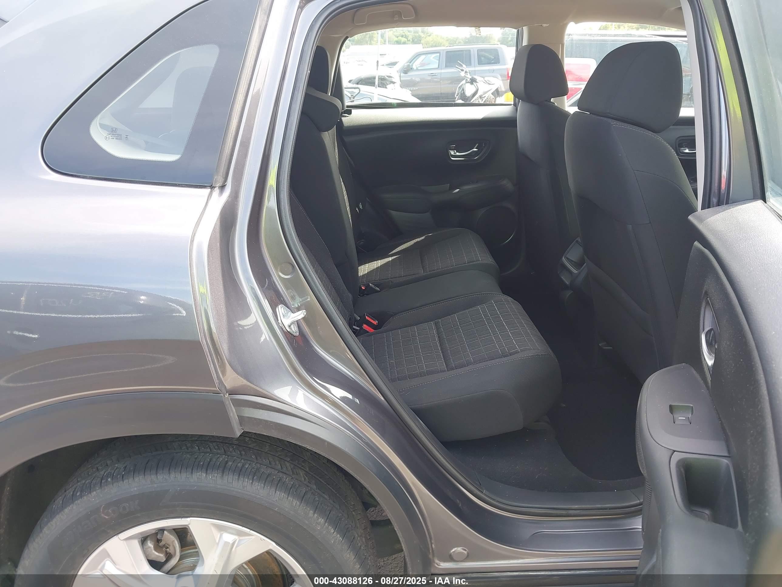 HONDA HR-V image 8