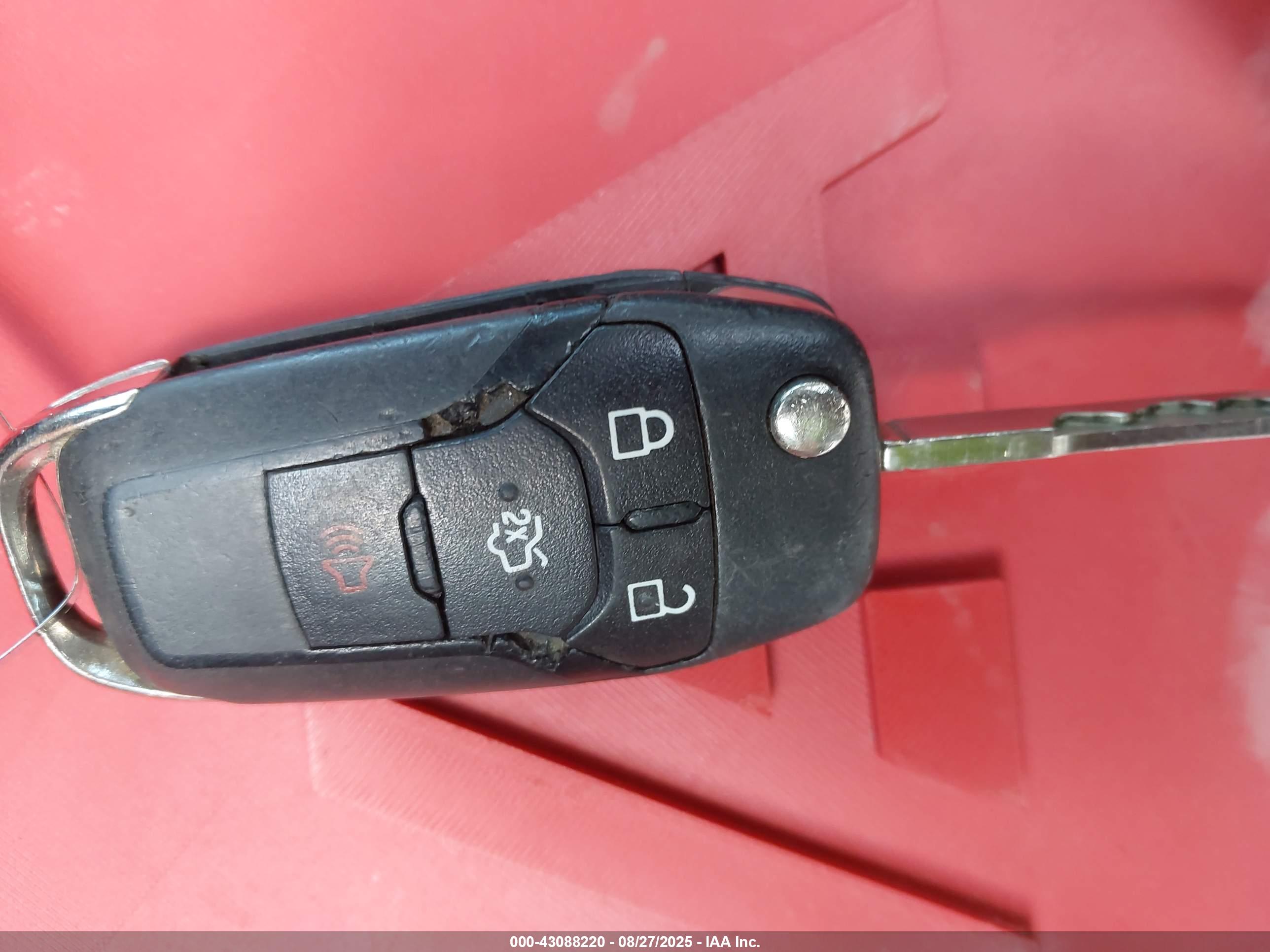FORD FUSION image 11
