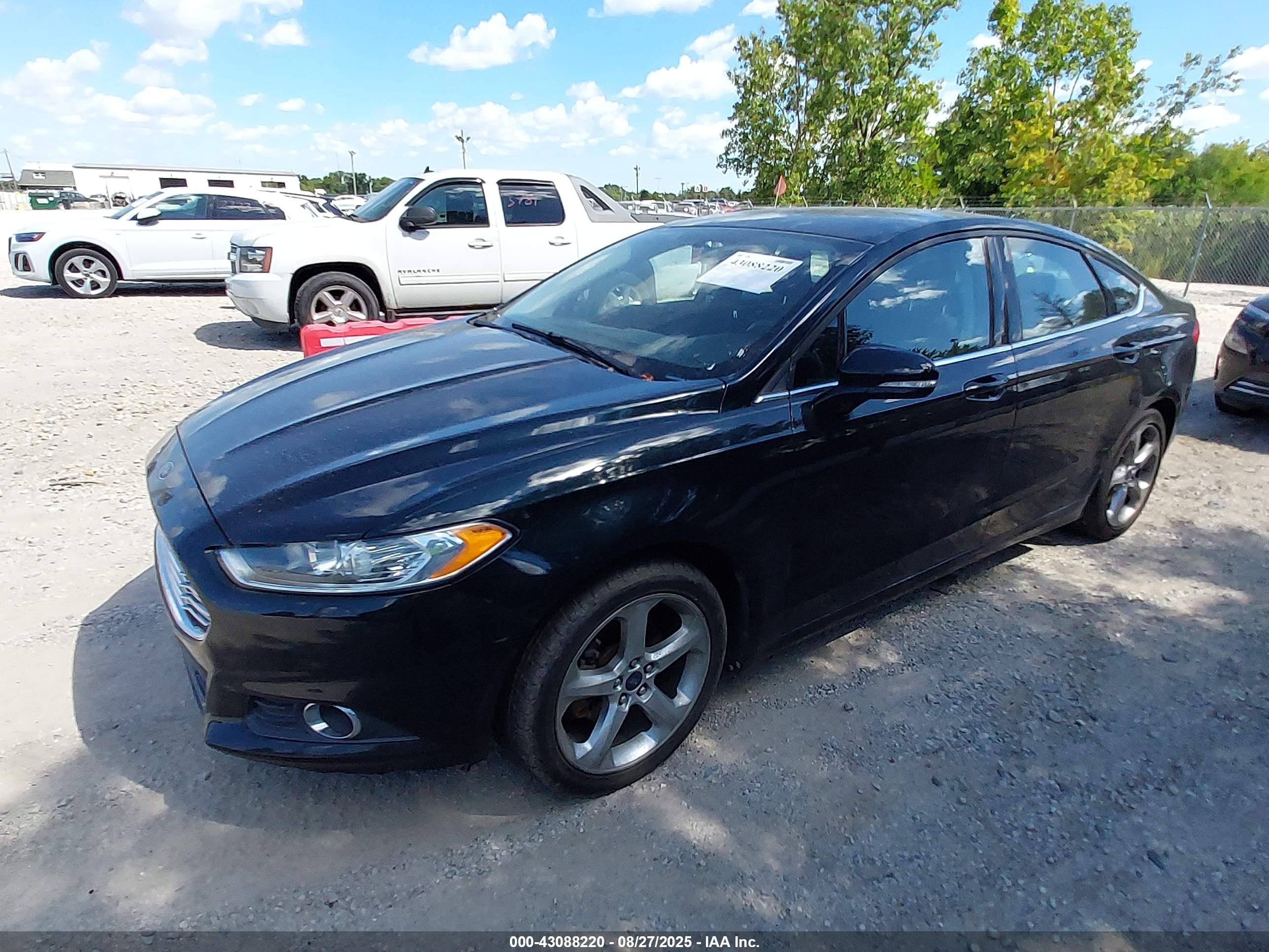 FORD FUSION image 2