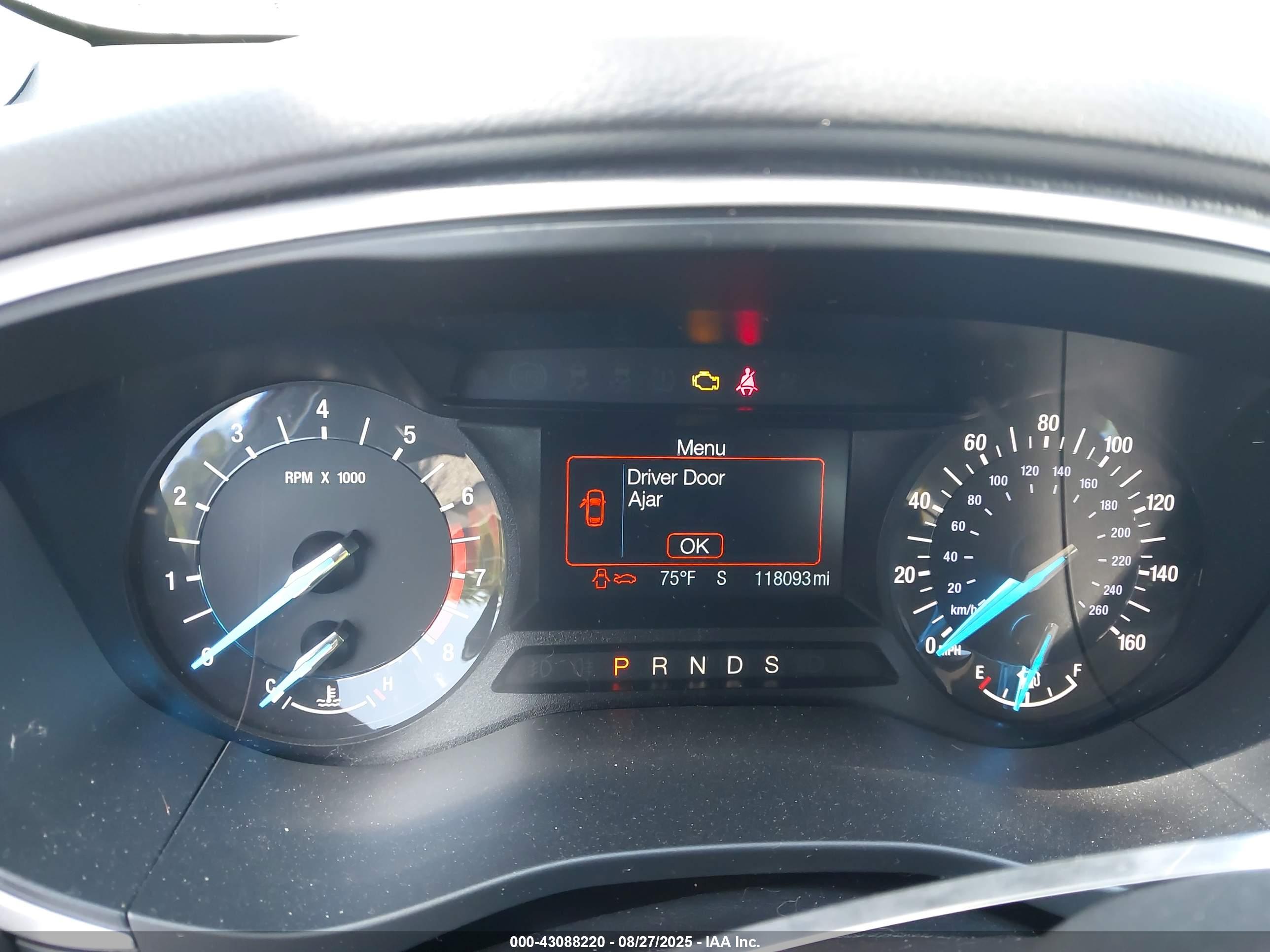 FORD FUSION image 7