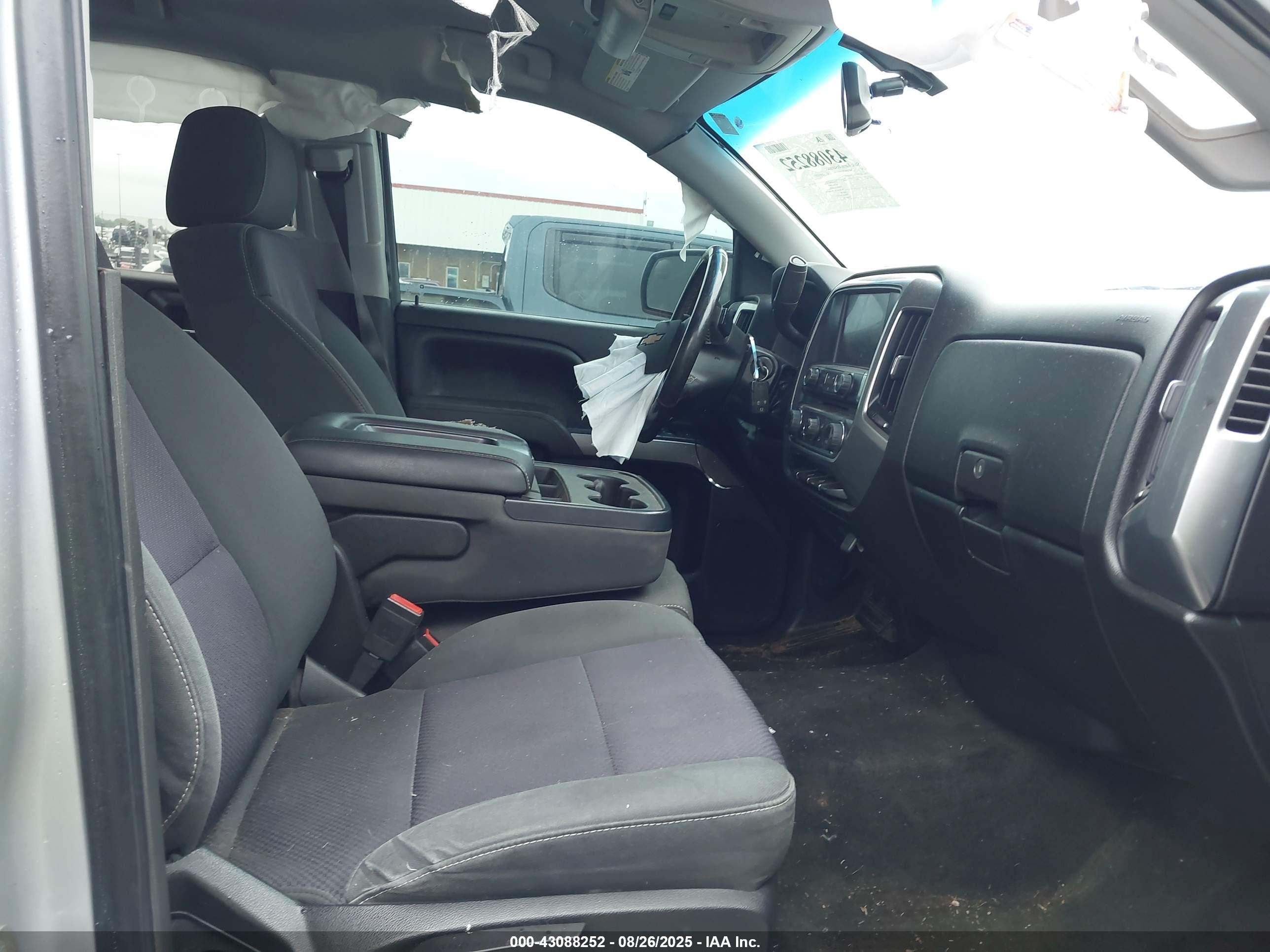 CHEVROLET SILVERADO image 5