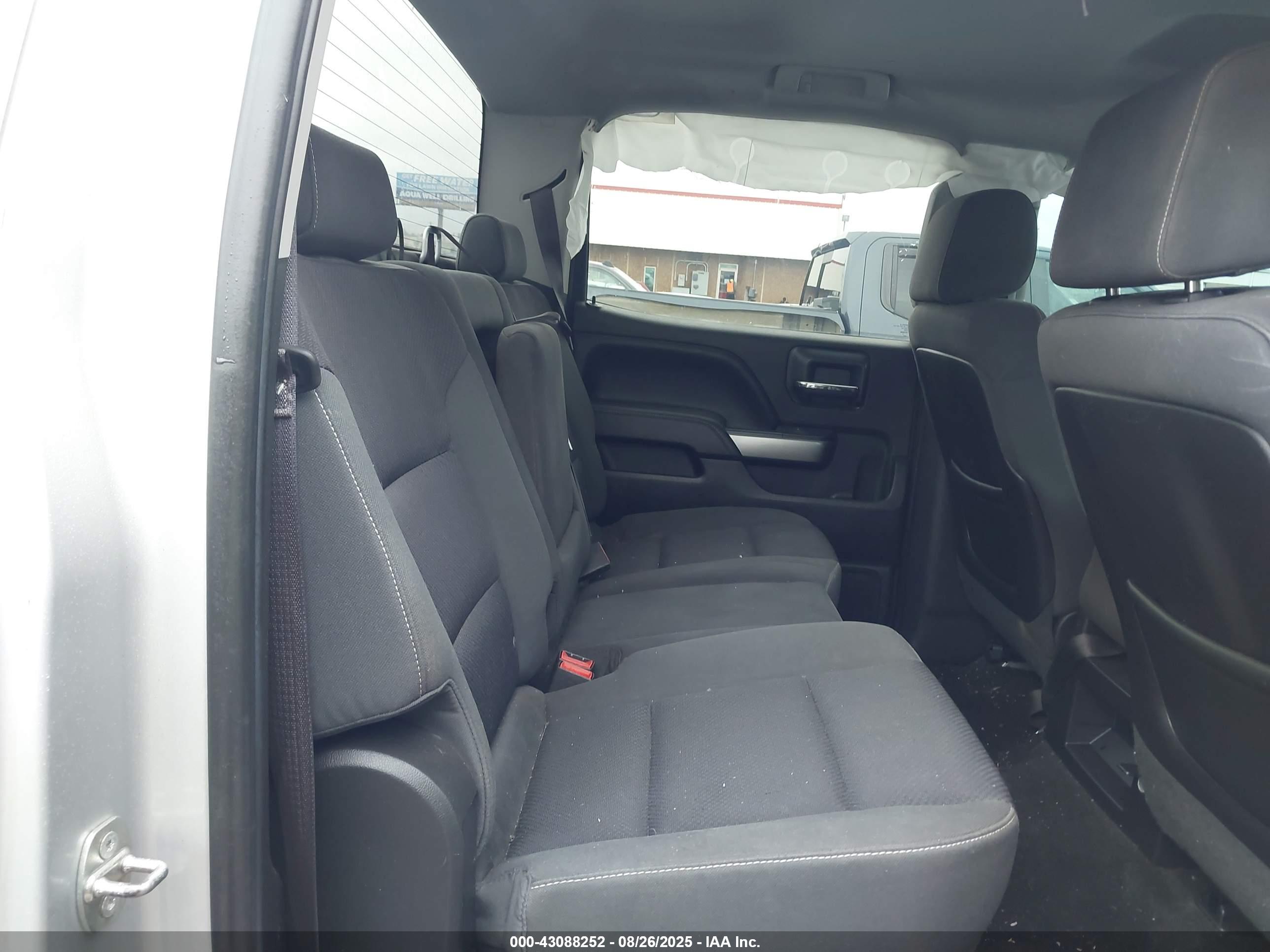 CHEVROLET SILVERADO image 8