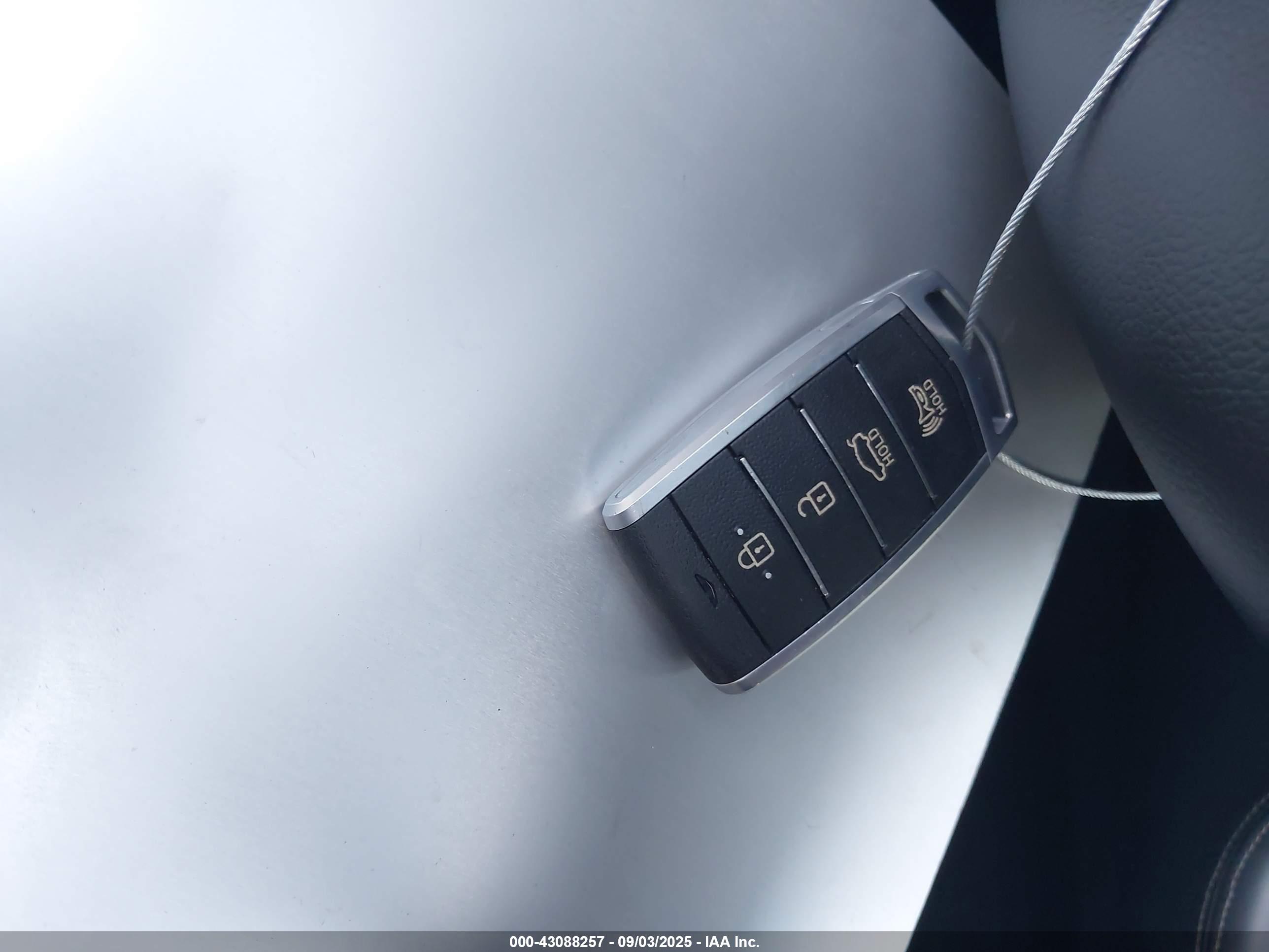 GENESIS G70 image 11