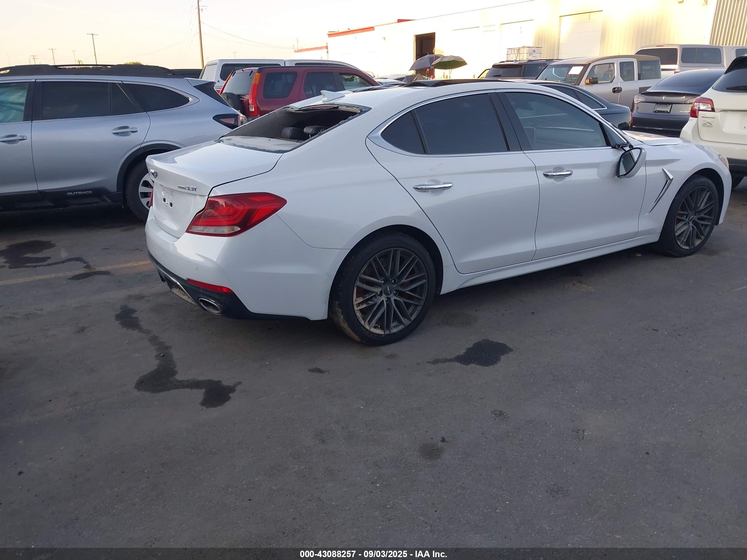 GENESIS G70 image 4
