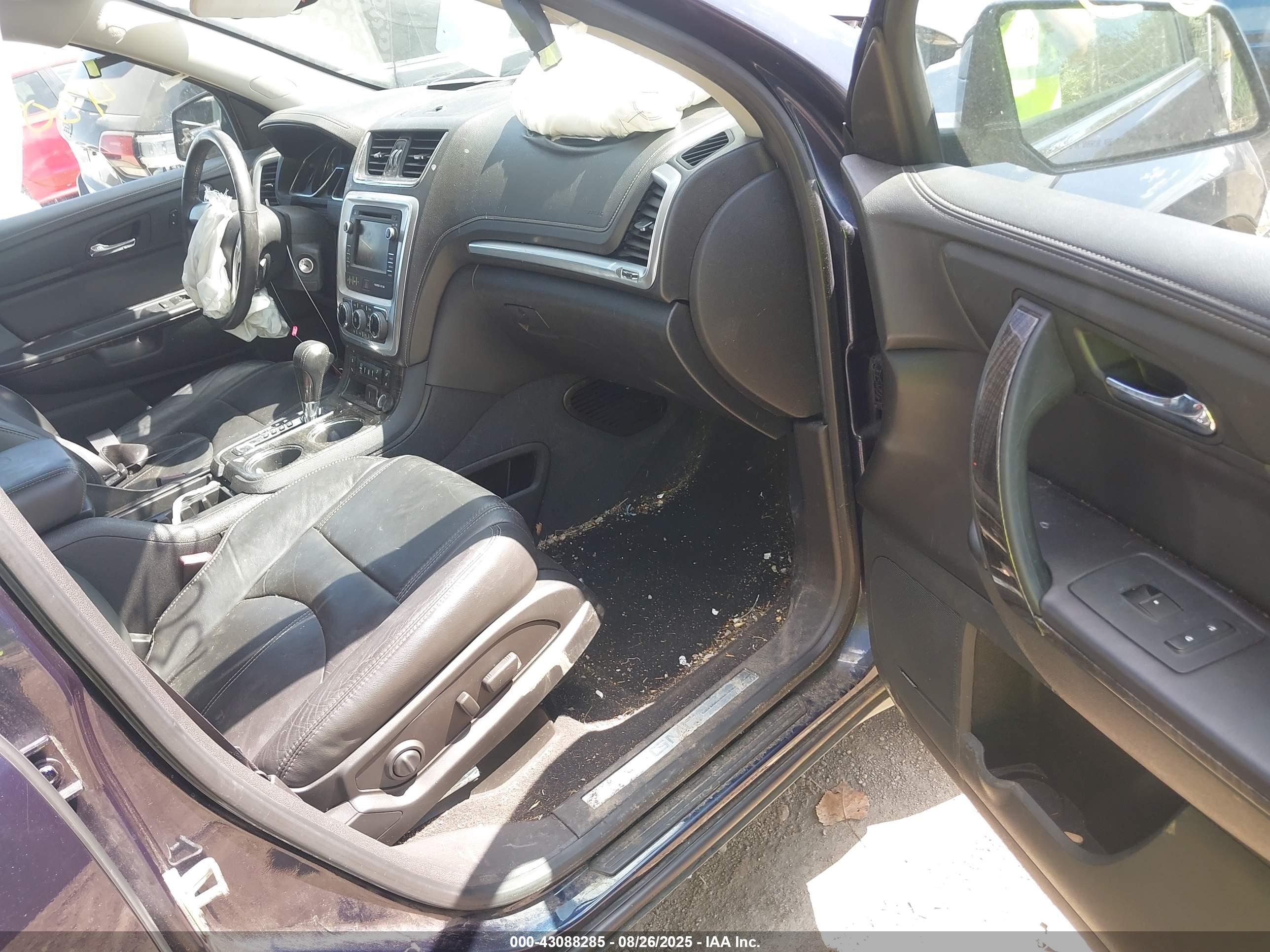 GMC ACADIA image 5