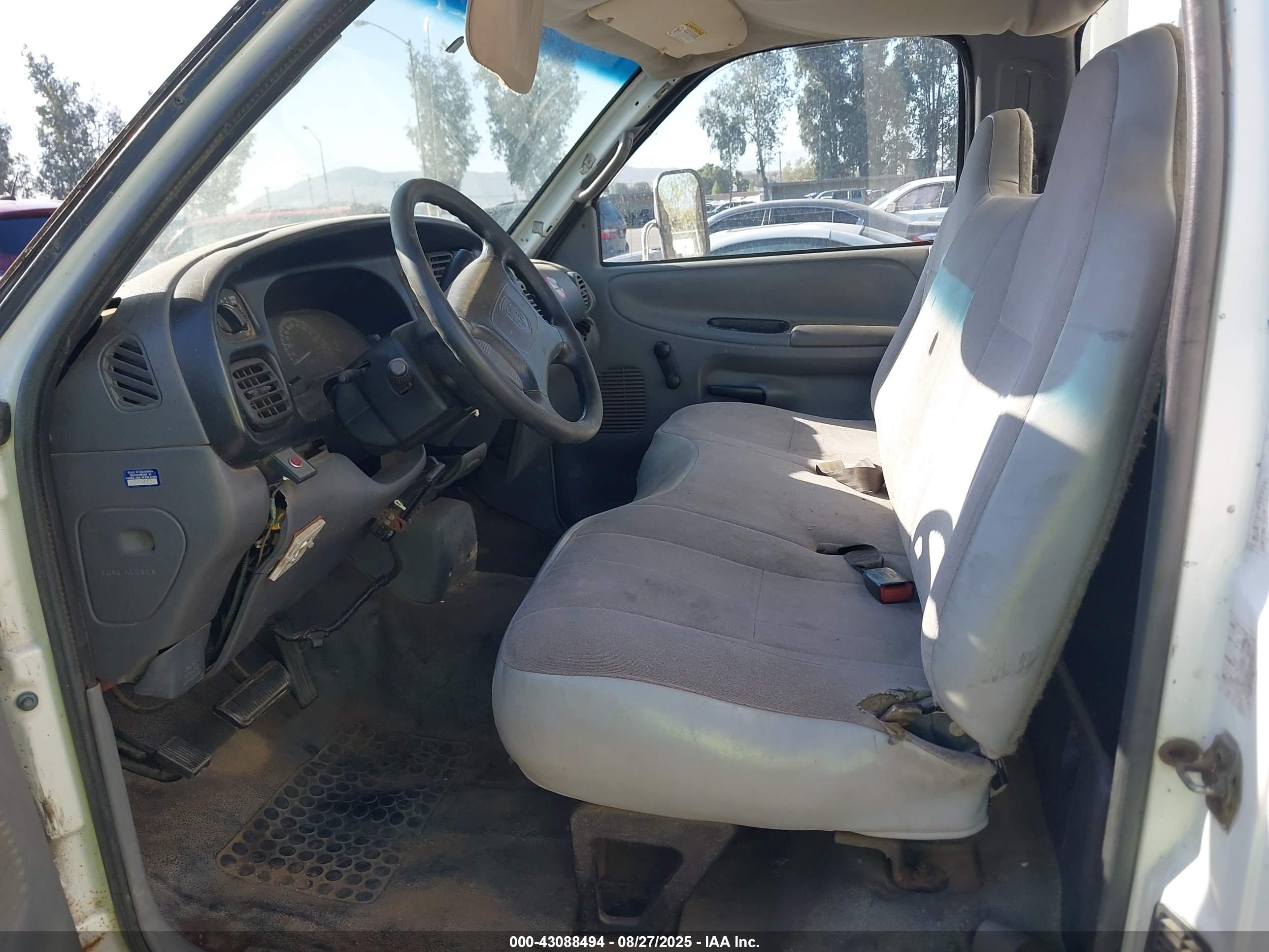 DODGE RAM image 5