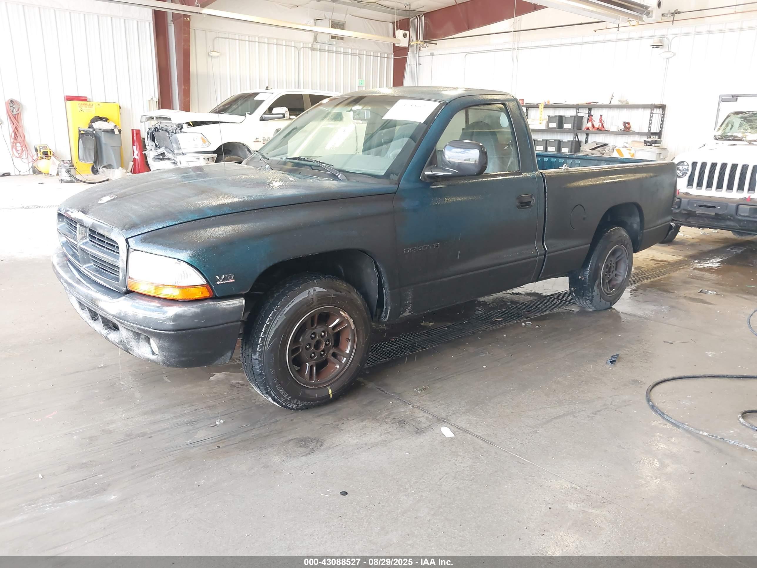 DODGE DAKOTA image 2