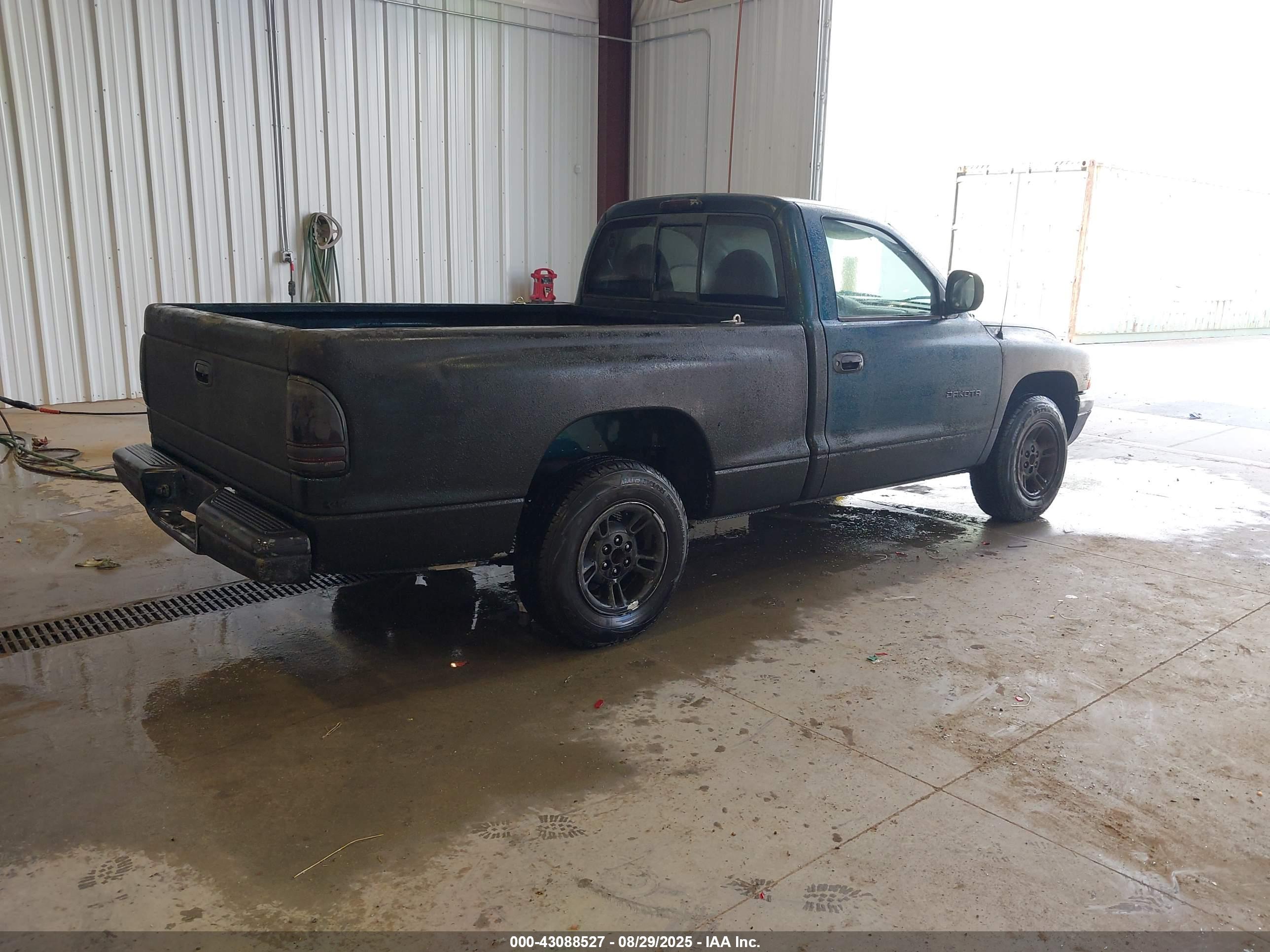 DODGE DAKOTA image 4