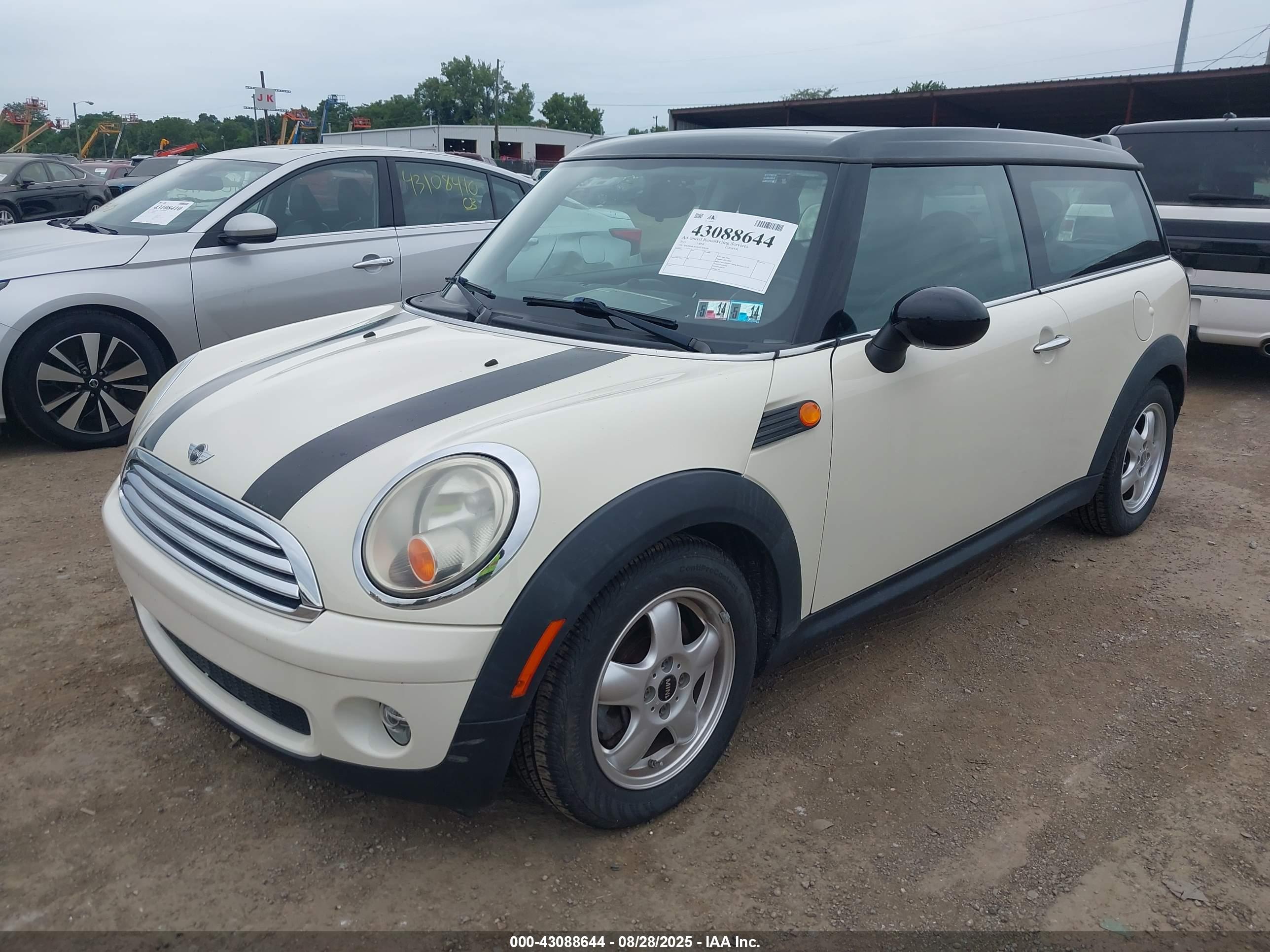 MINI COOPER image 2