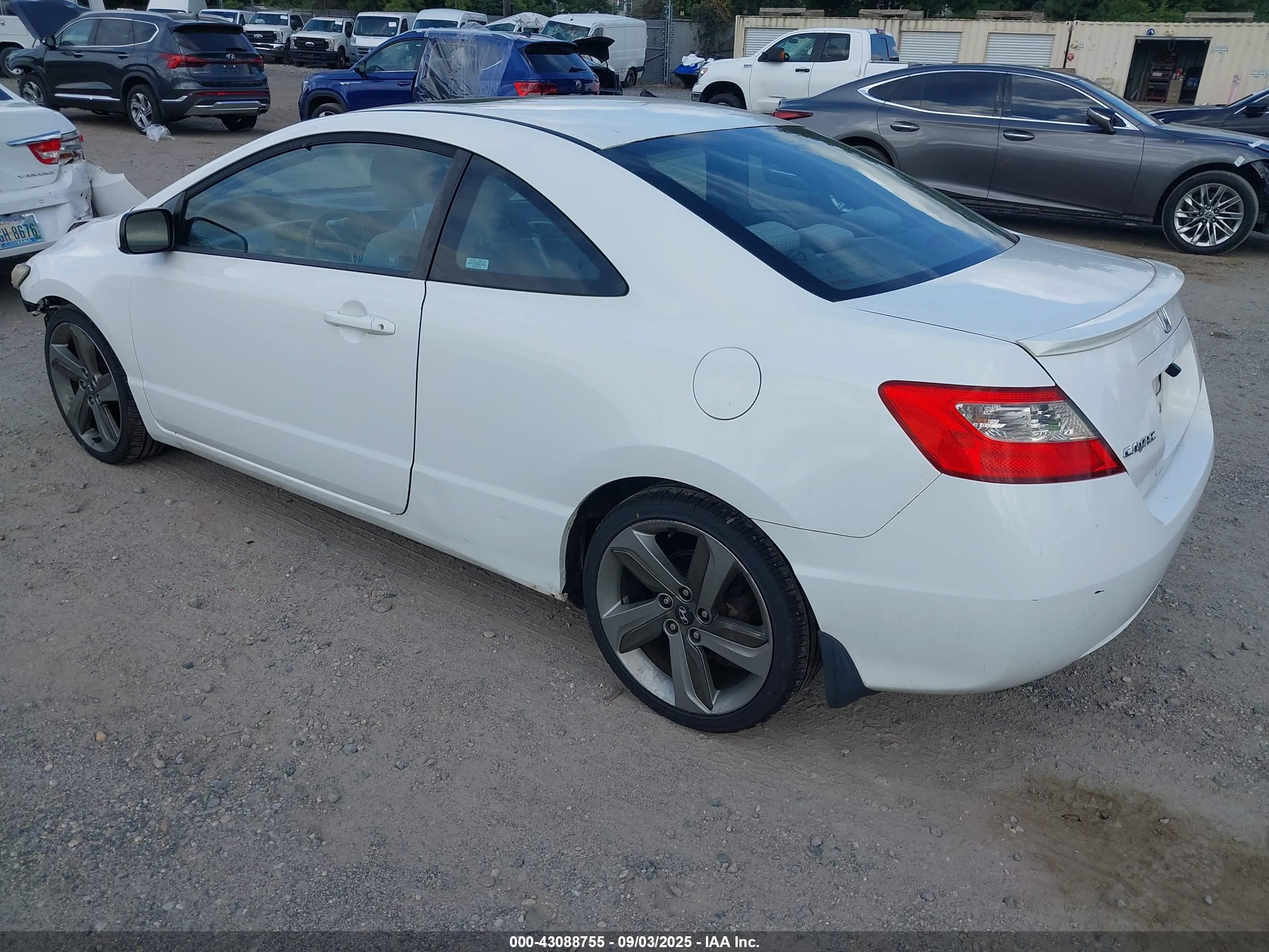 HONDA CIVIC image 3