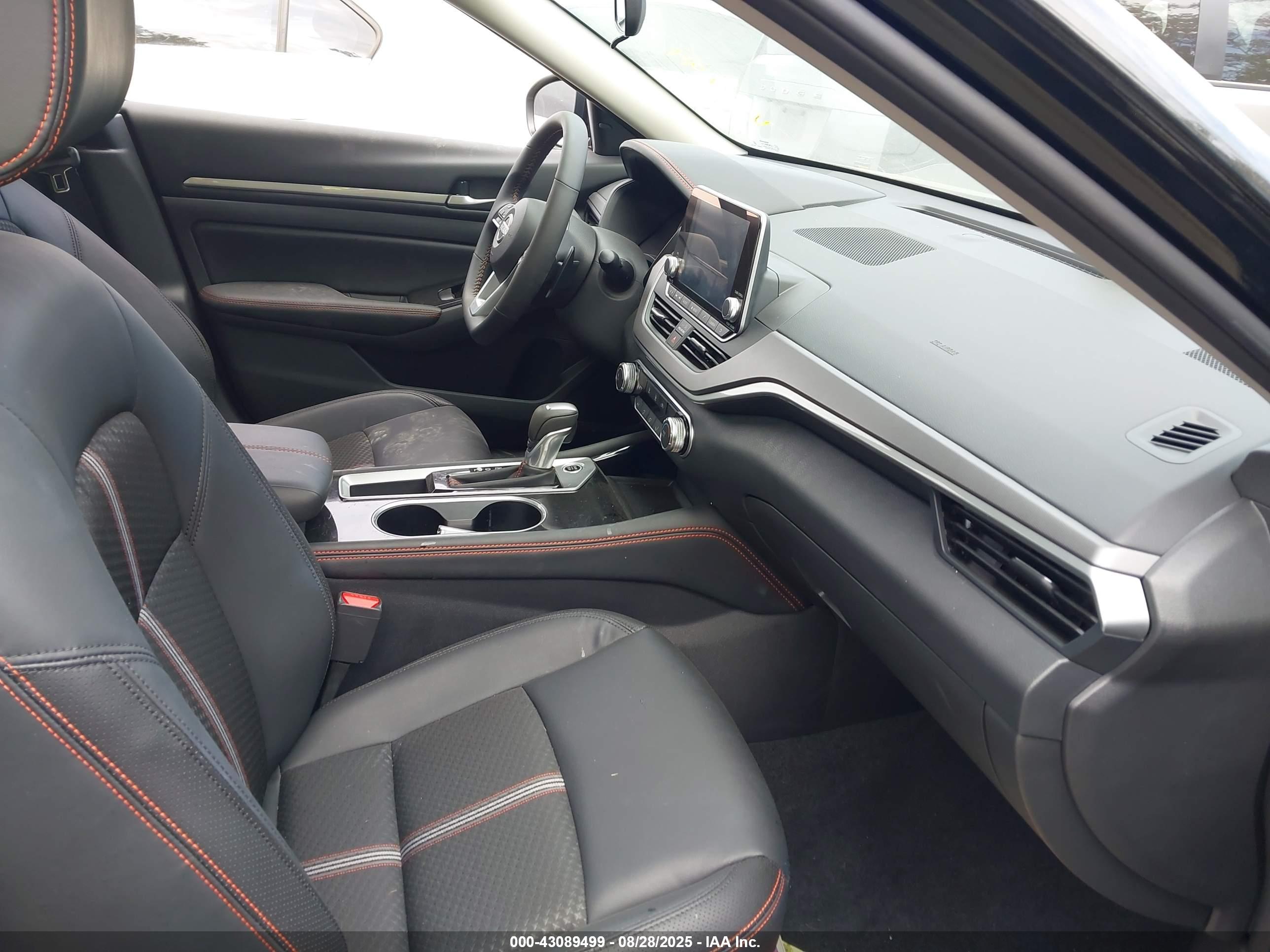 NISSAN ALTIMA image 5