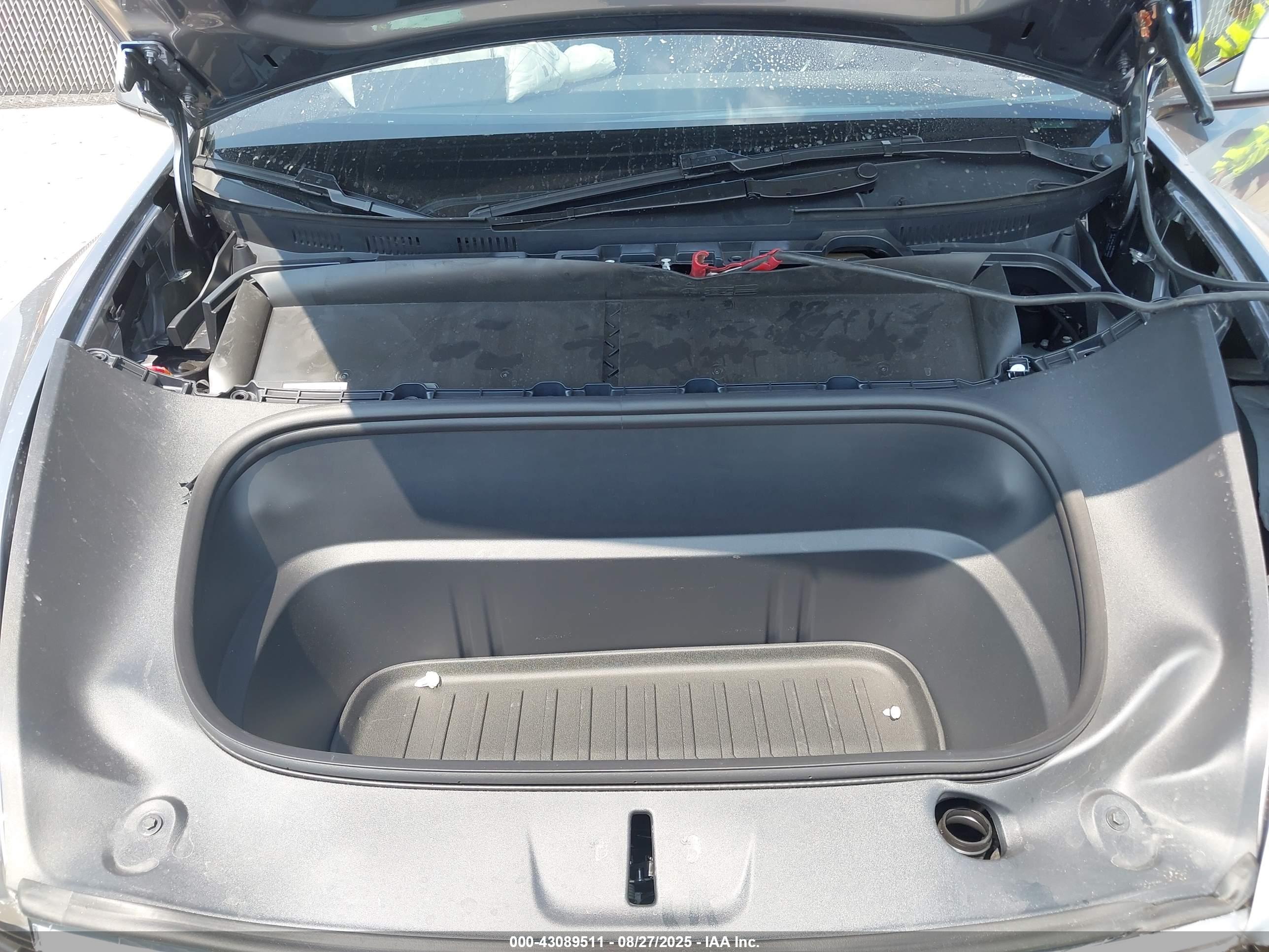 TESLA MODEL image 10