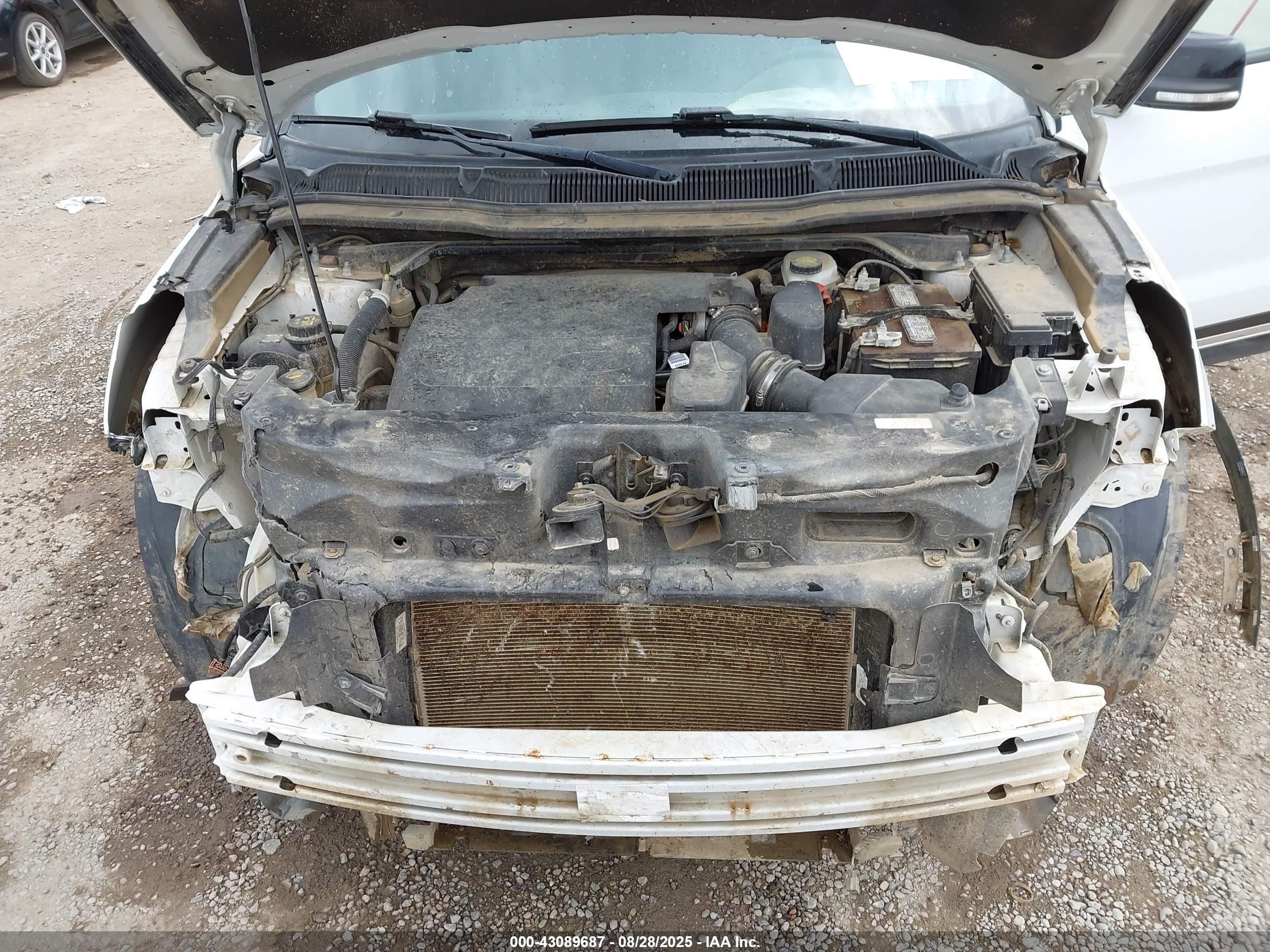 FORD EXPLORER image 10