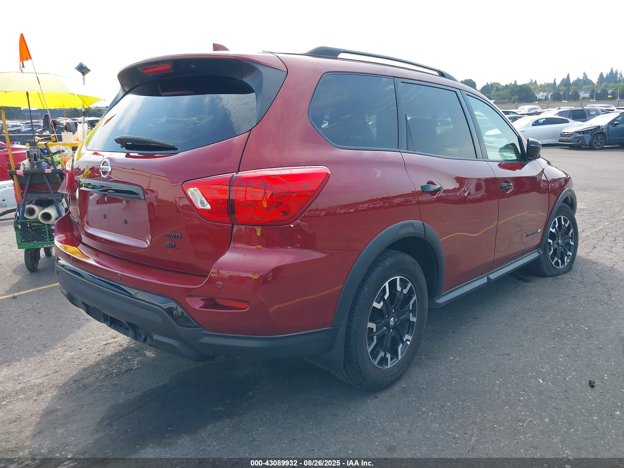 NISSAN PATHFINDER image 4