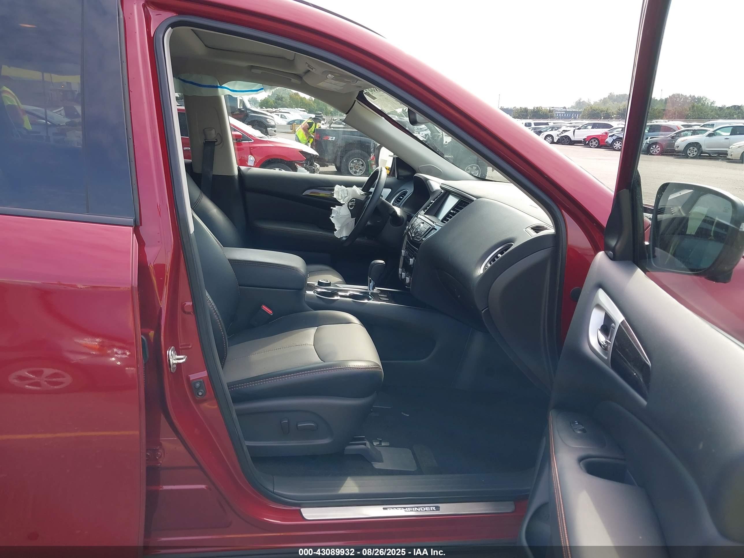 NISSAN PATHFINDER image 5