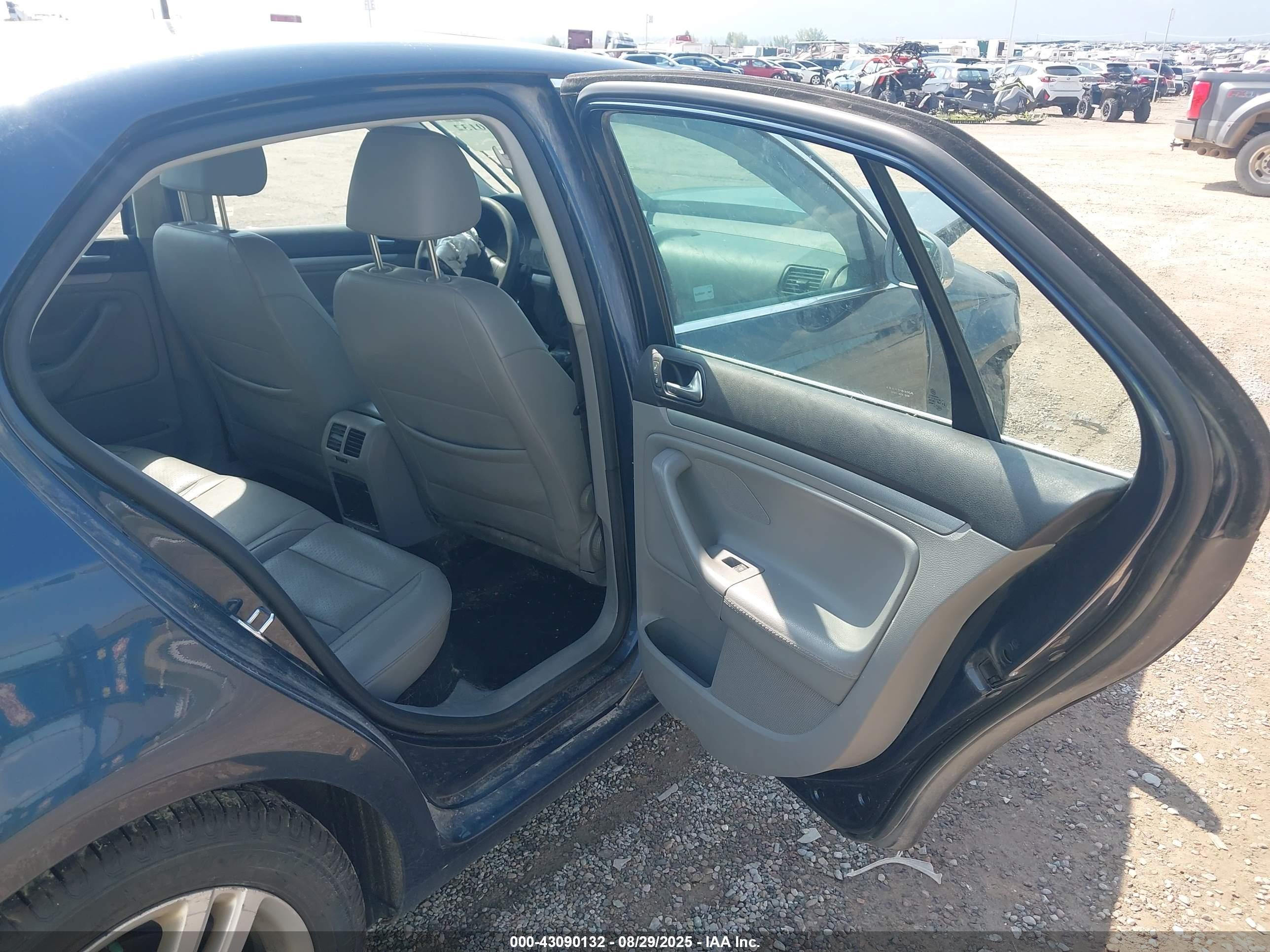 VOLKSWAGEN JETTA image 8