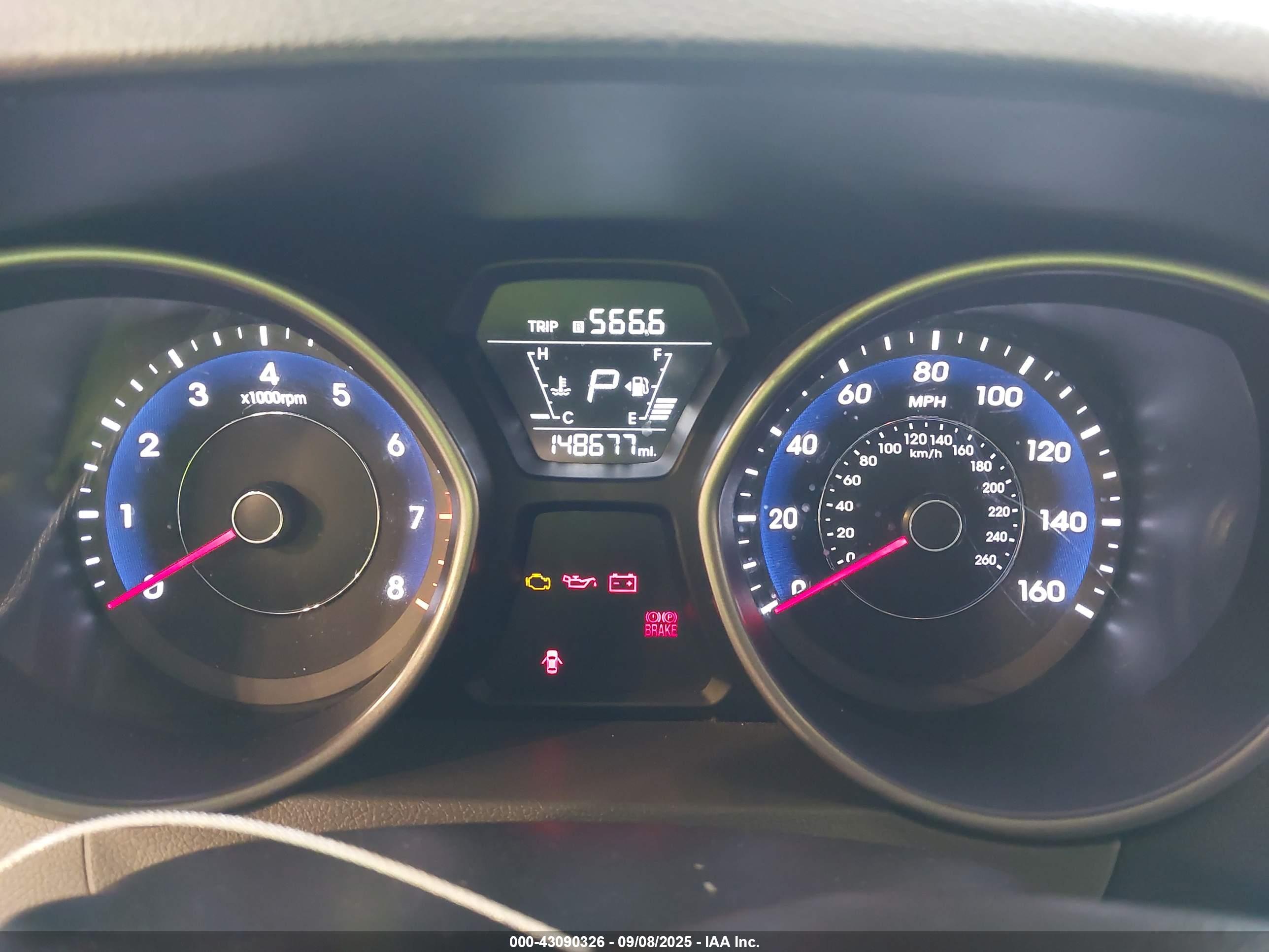 HYUNDAI ELANTRA image 7