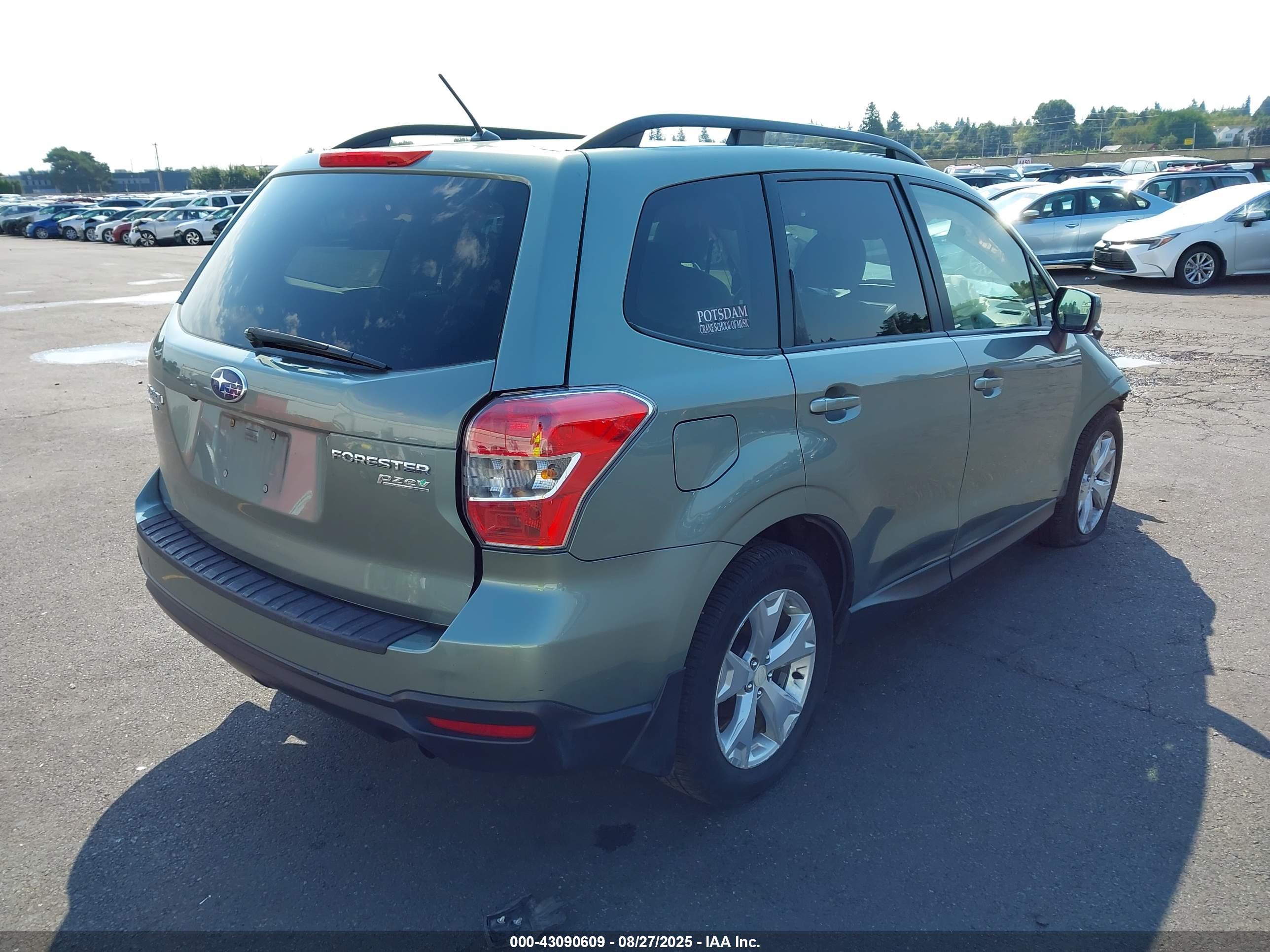 SUBARU FORESTER image 4