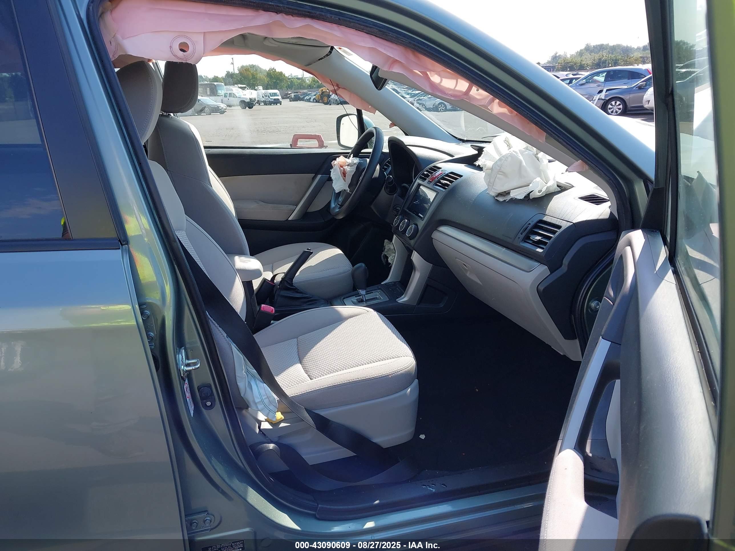 SUBARU FORESTER image 5