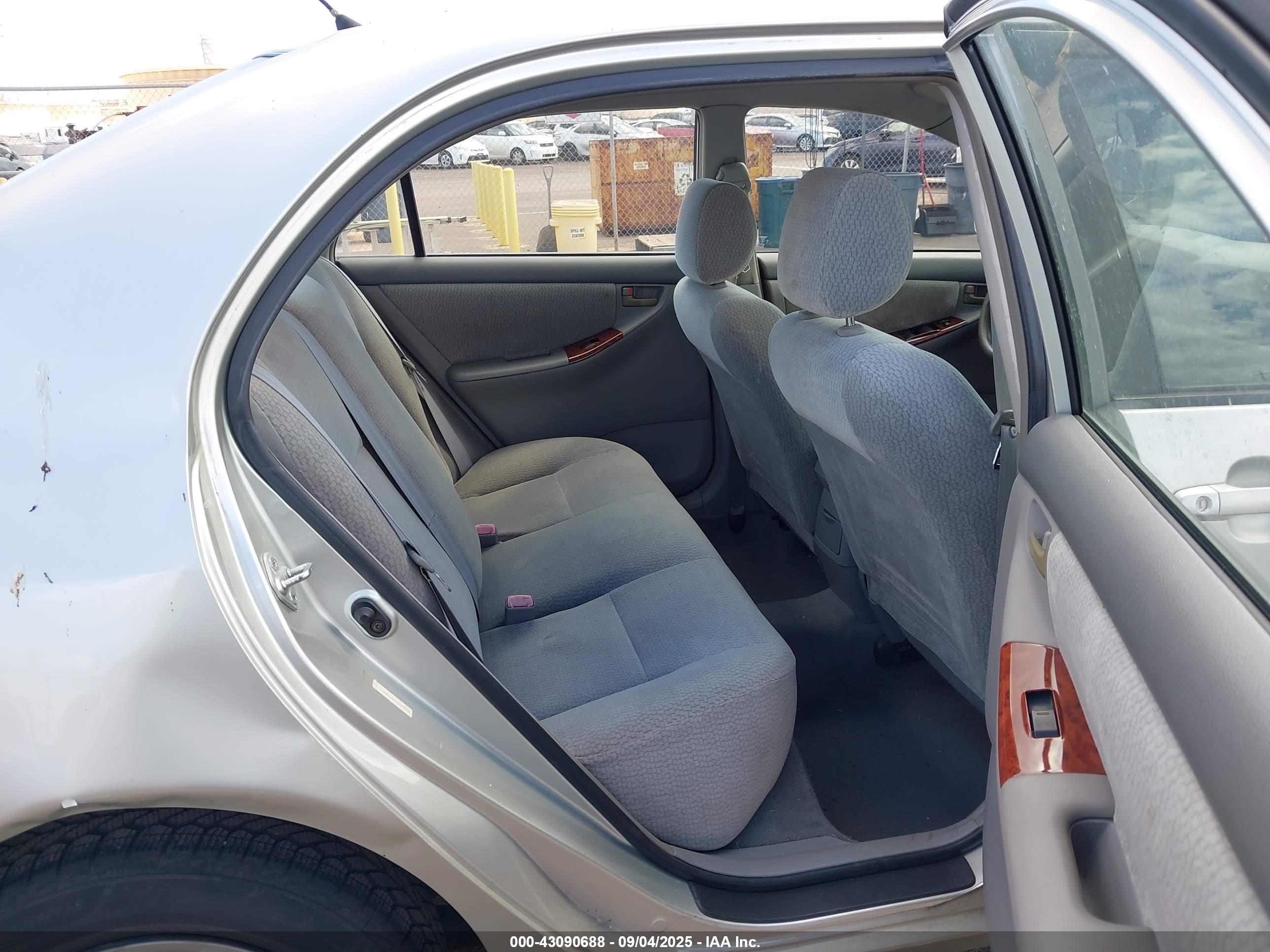 TOYOTA COROLLA image 8