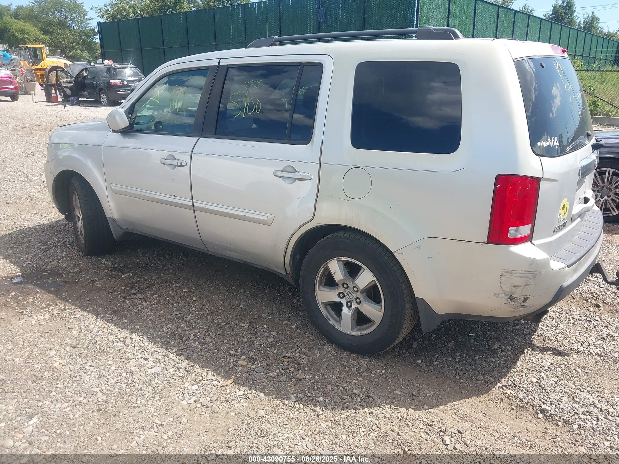 HONDA PILOT image 3