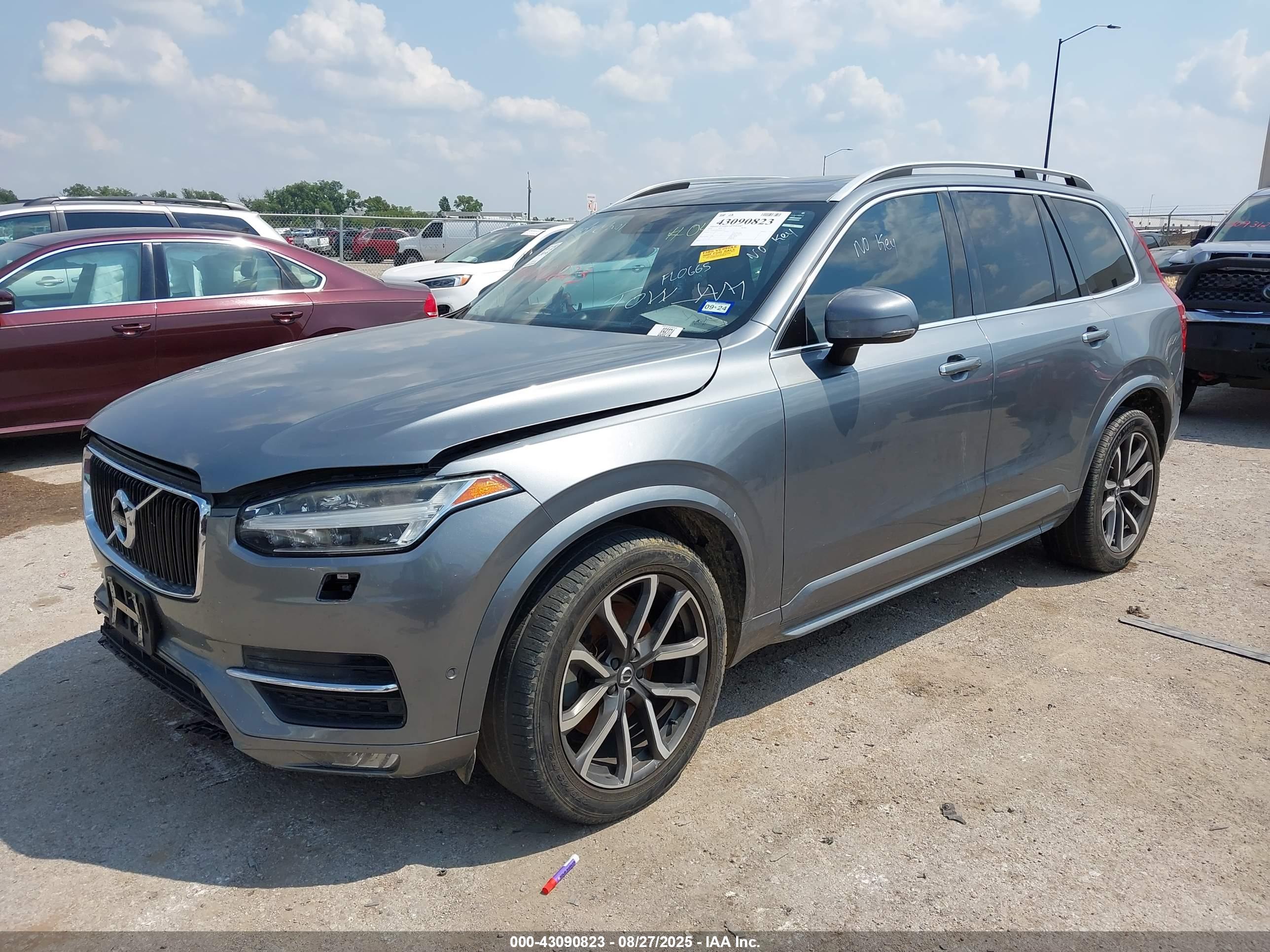 VOLVO XC90 image 2
