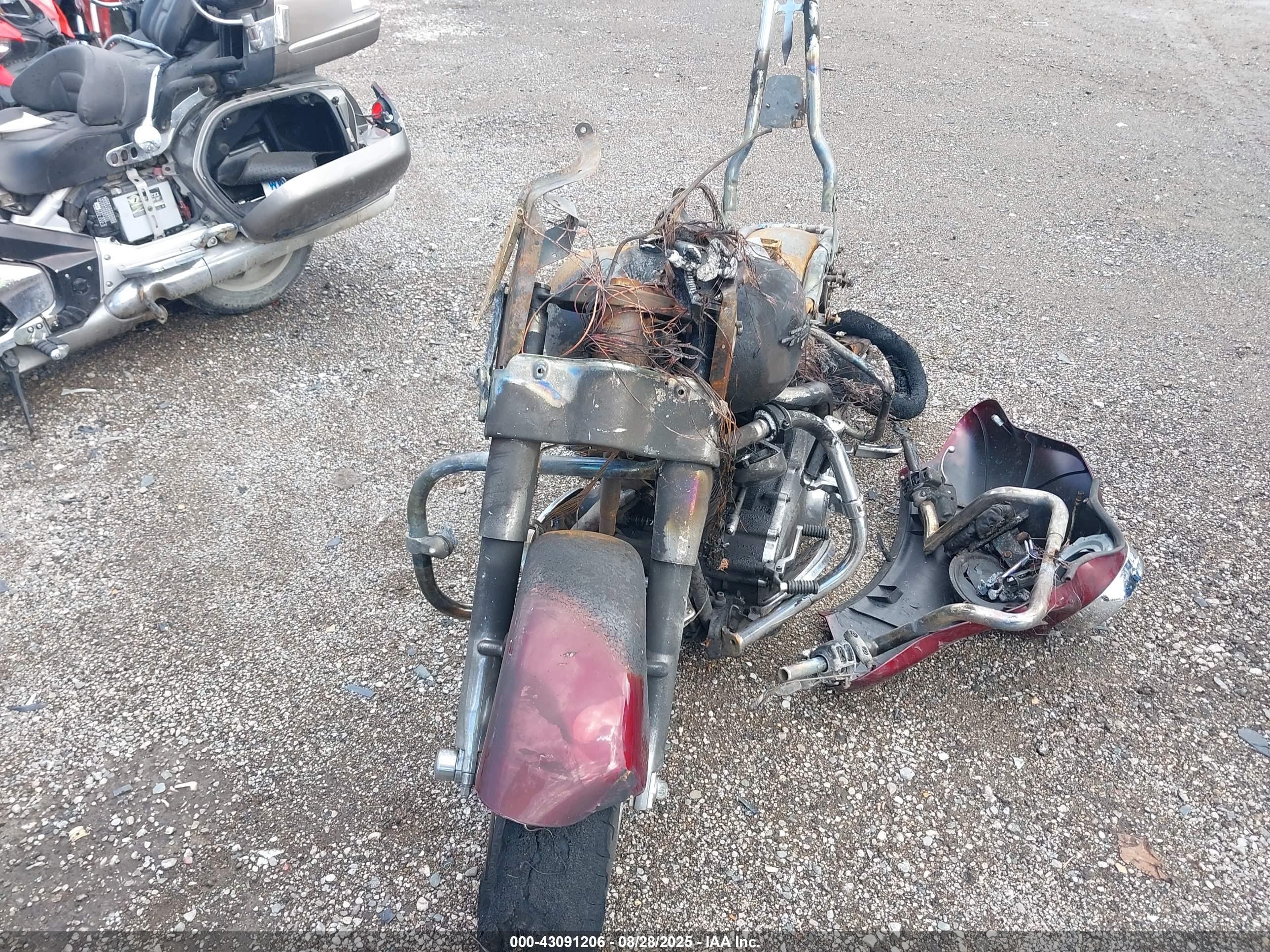 HARLEY-DAVIDSON FLHX image 5