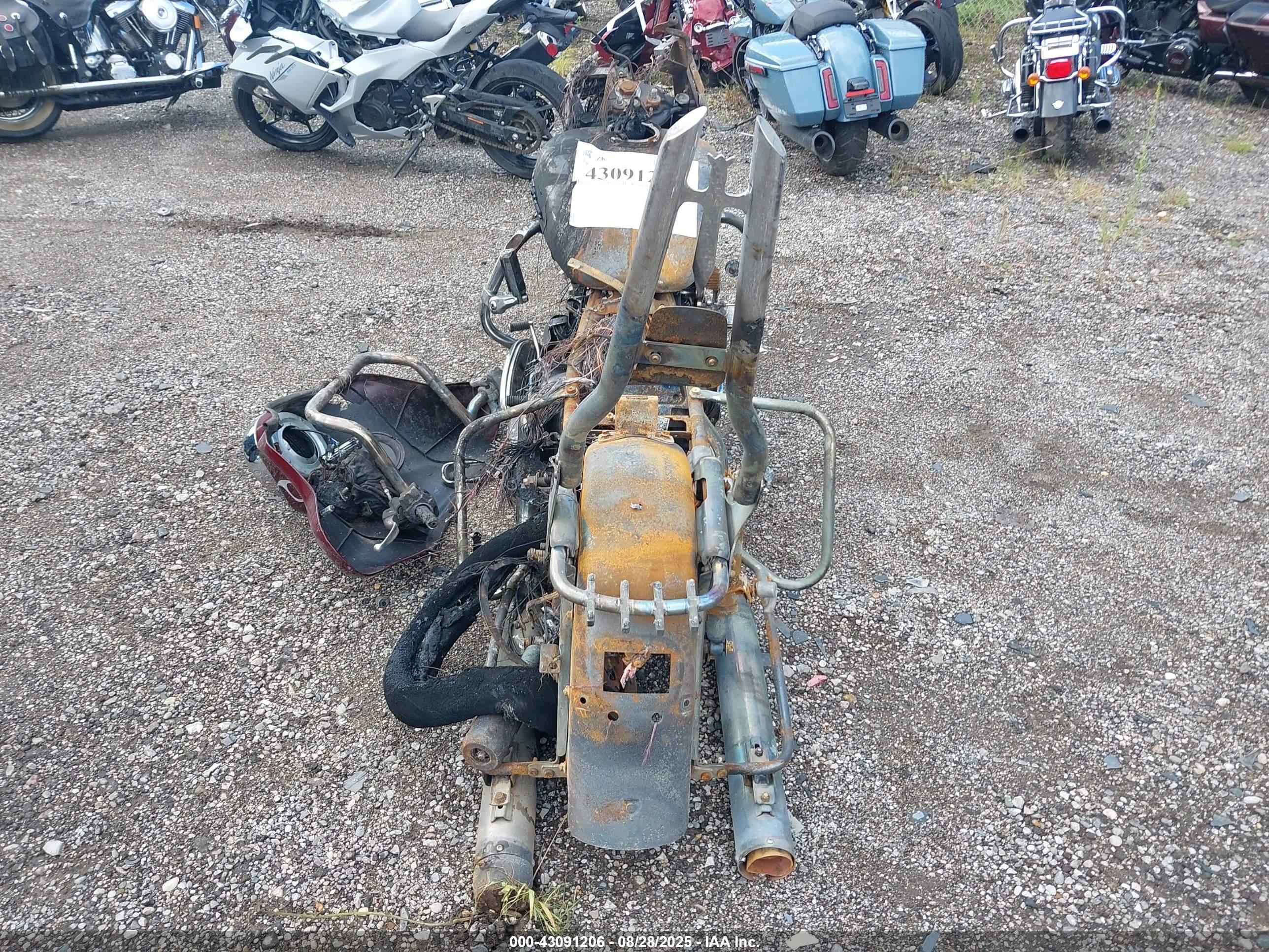 HARLEY-DAVIDSON FLHX image 6