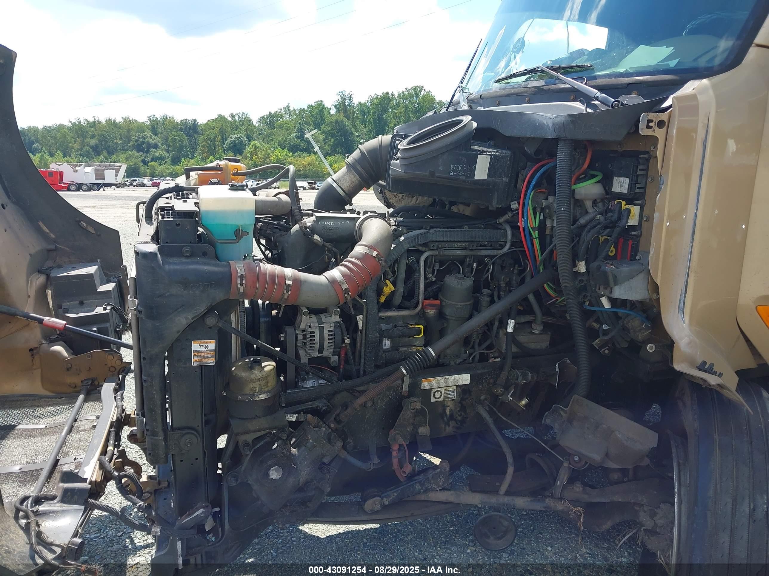 PETERBILT 579 image 10