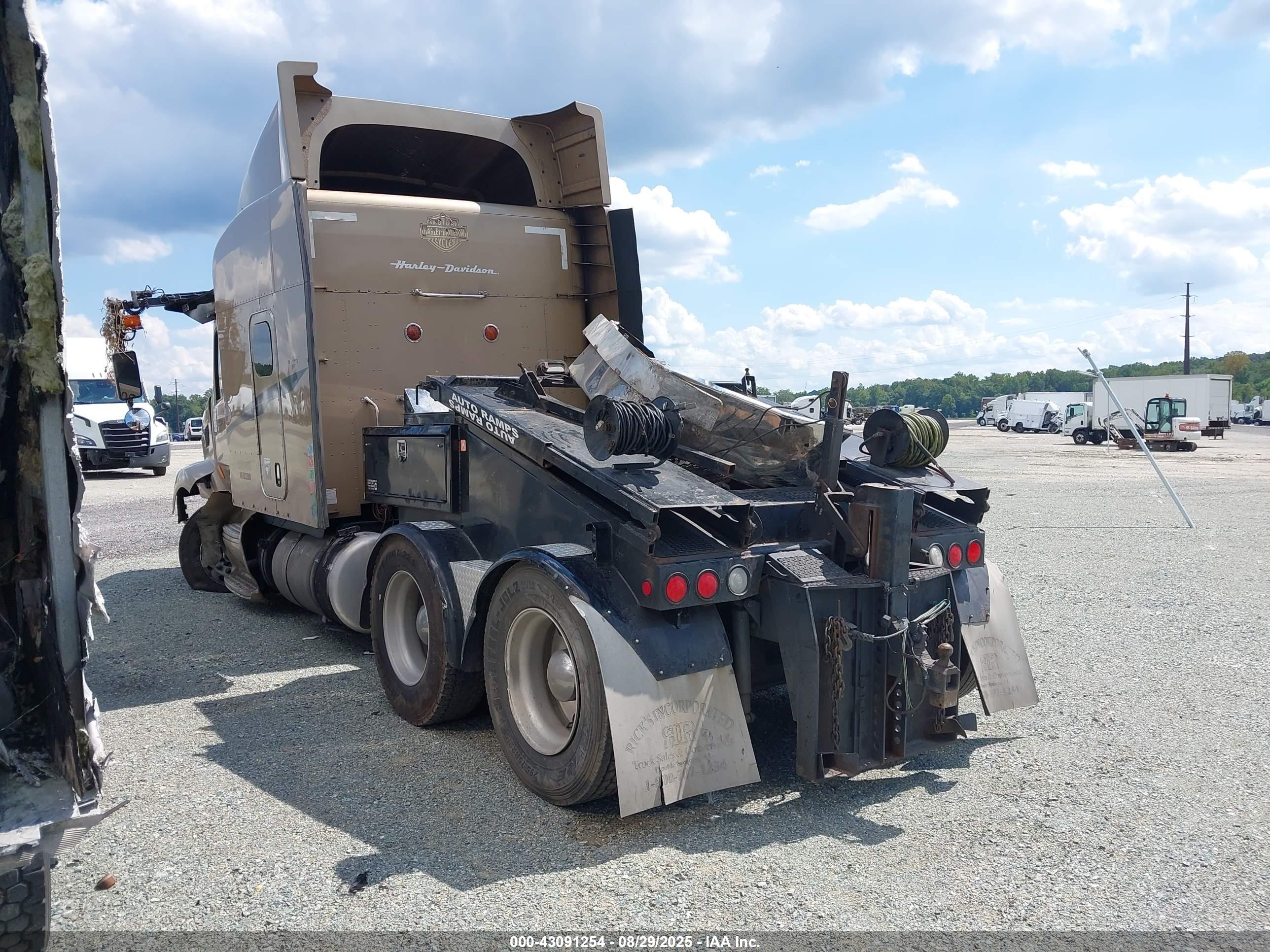 PETERBILT 579 image 3