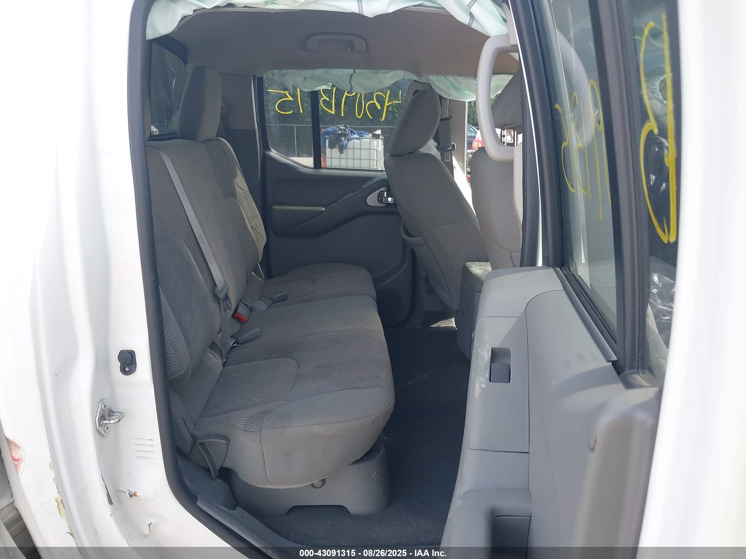 NISSAN FRONTIER image 8