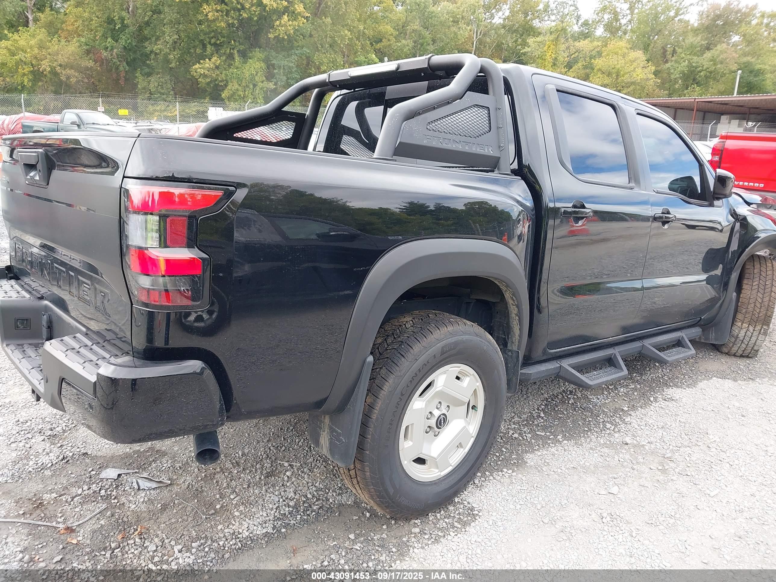 NISSAN FRONTIER image 4