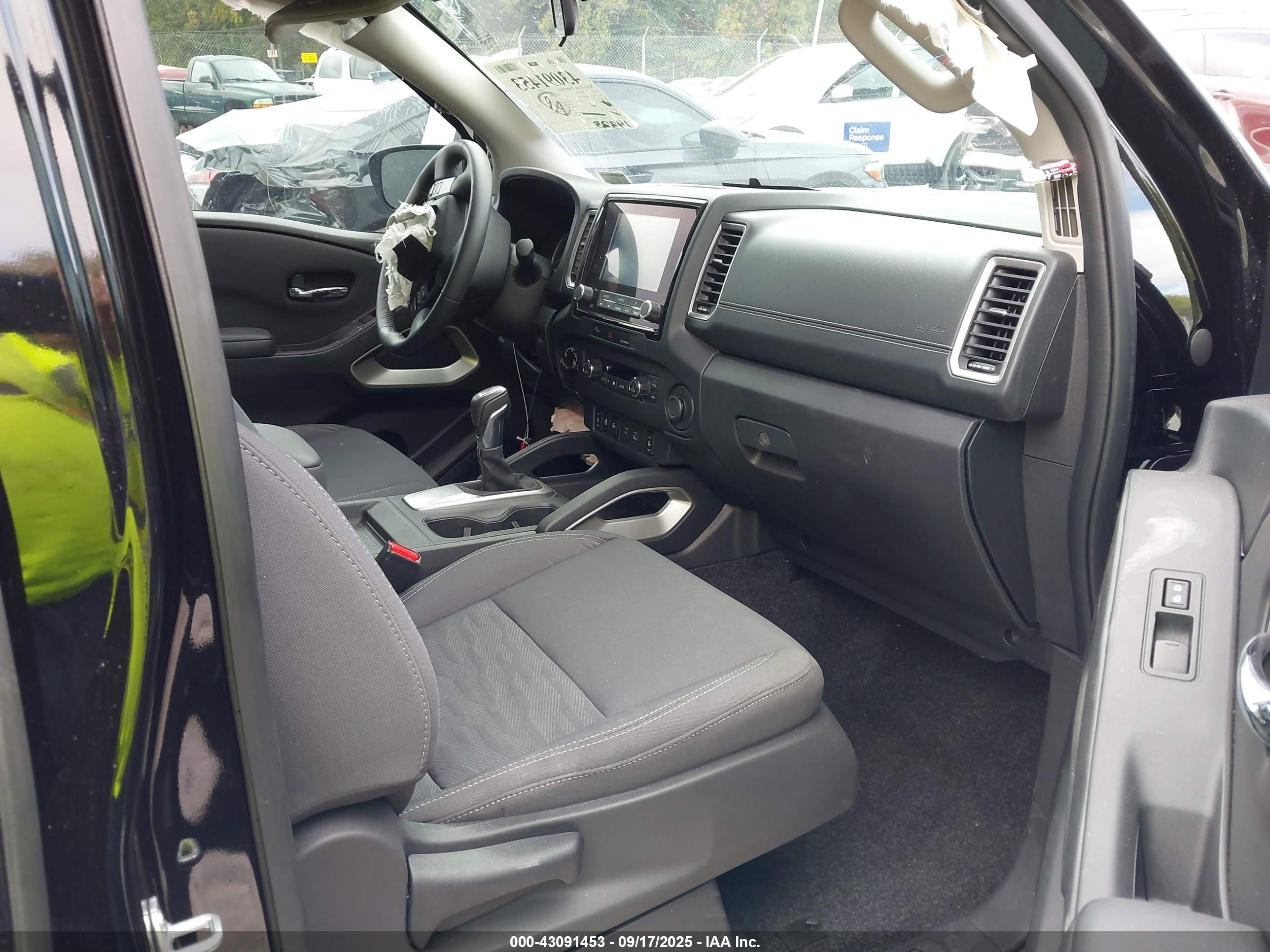 NISSAN FRONTIER image 5