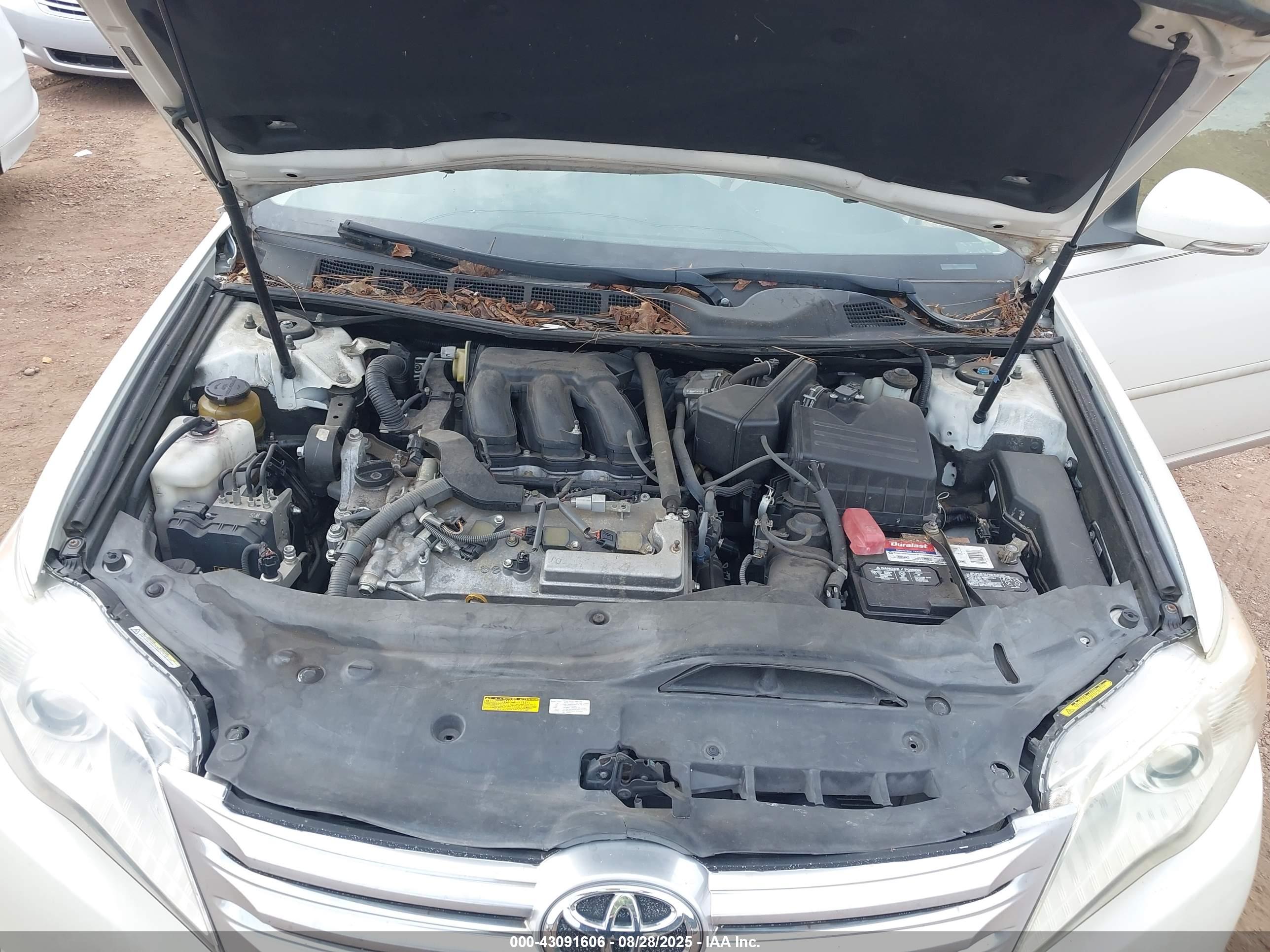 TOYOTA AVALON image 10