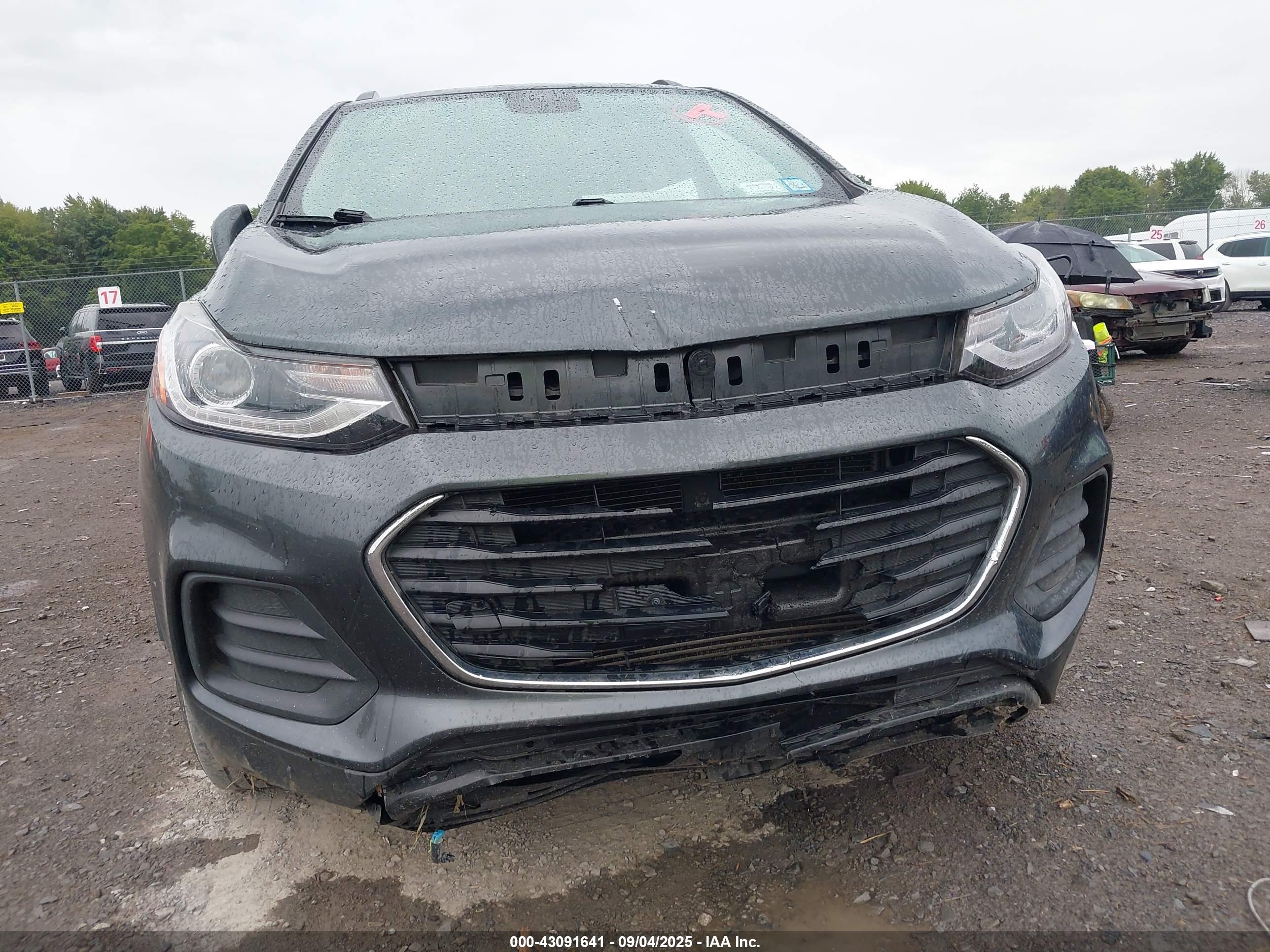 CHEVROLET TRAX image 6
