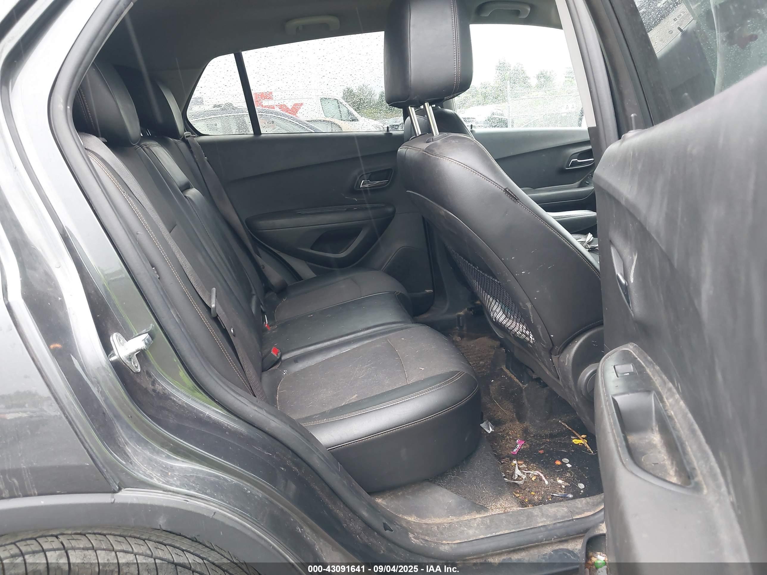CHEVROLET TRAX image 8