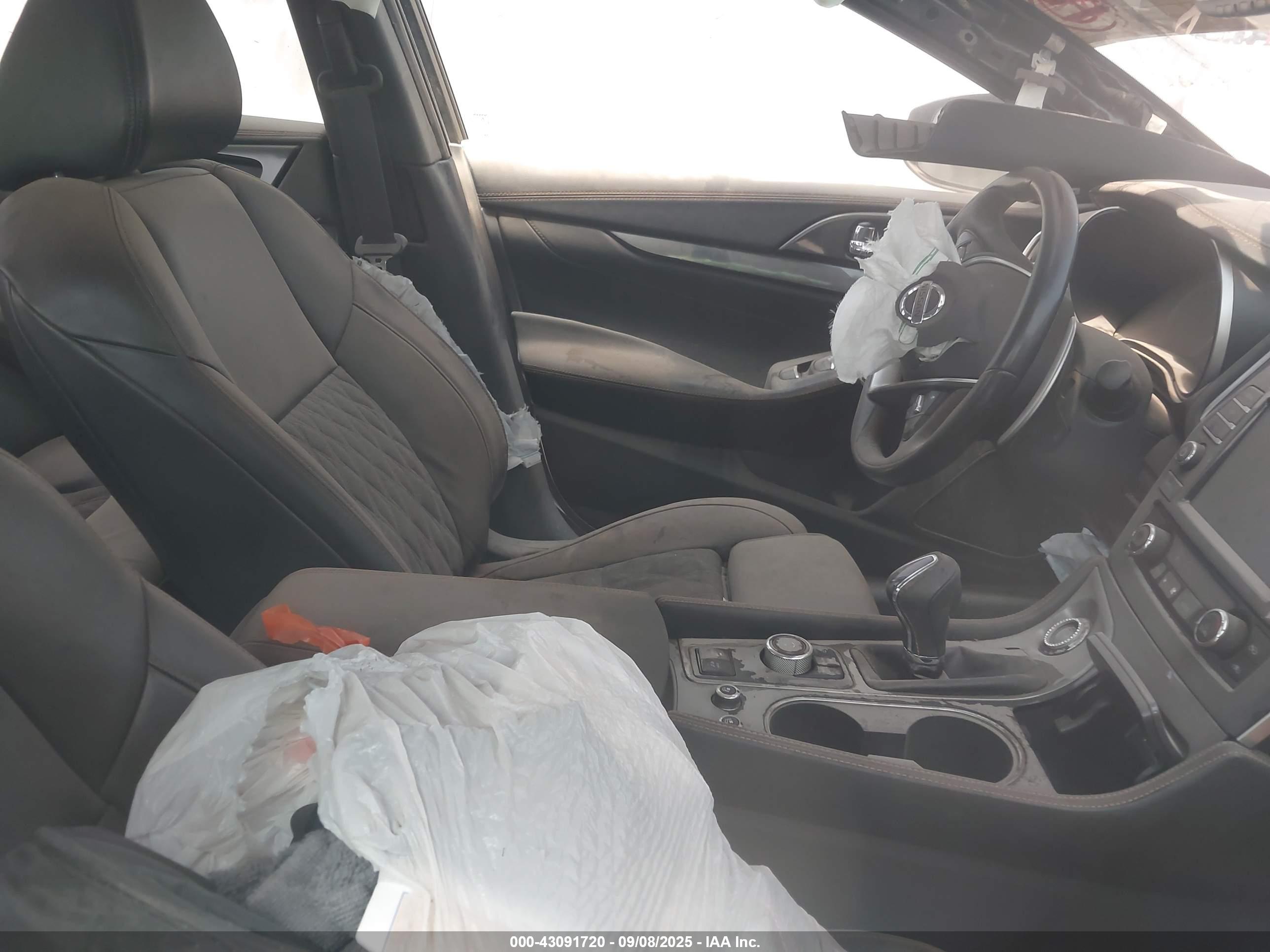NISSAN MAXIMA image 5