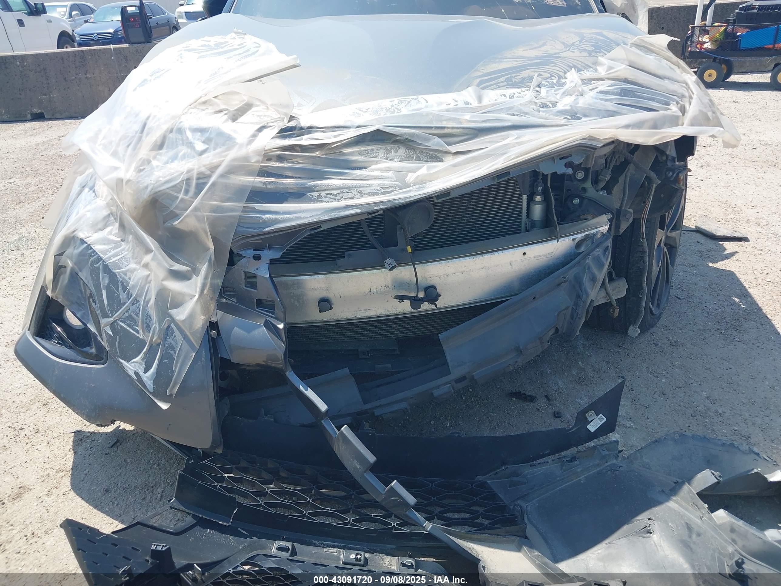 NISSAN MAXIMA image 6