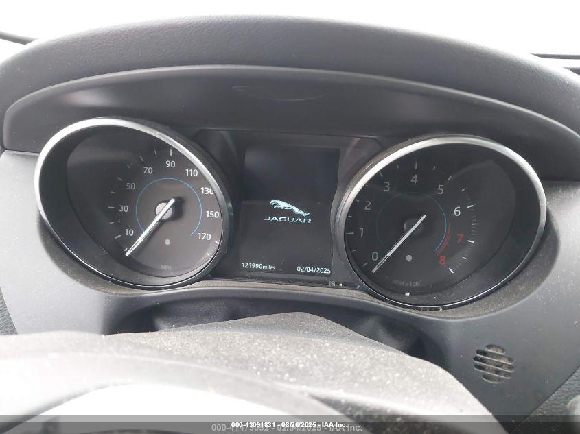 JAGUAR F-PACE image 7