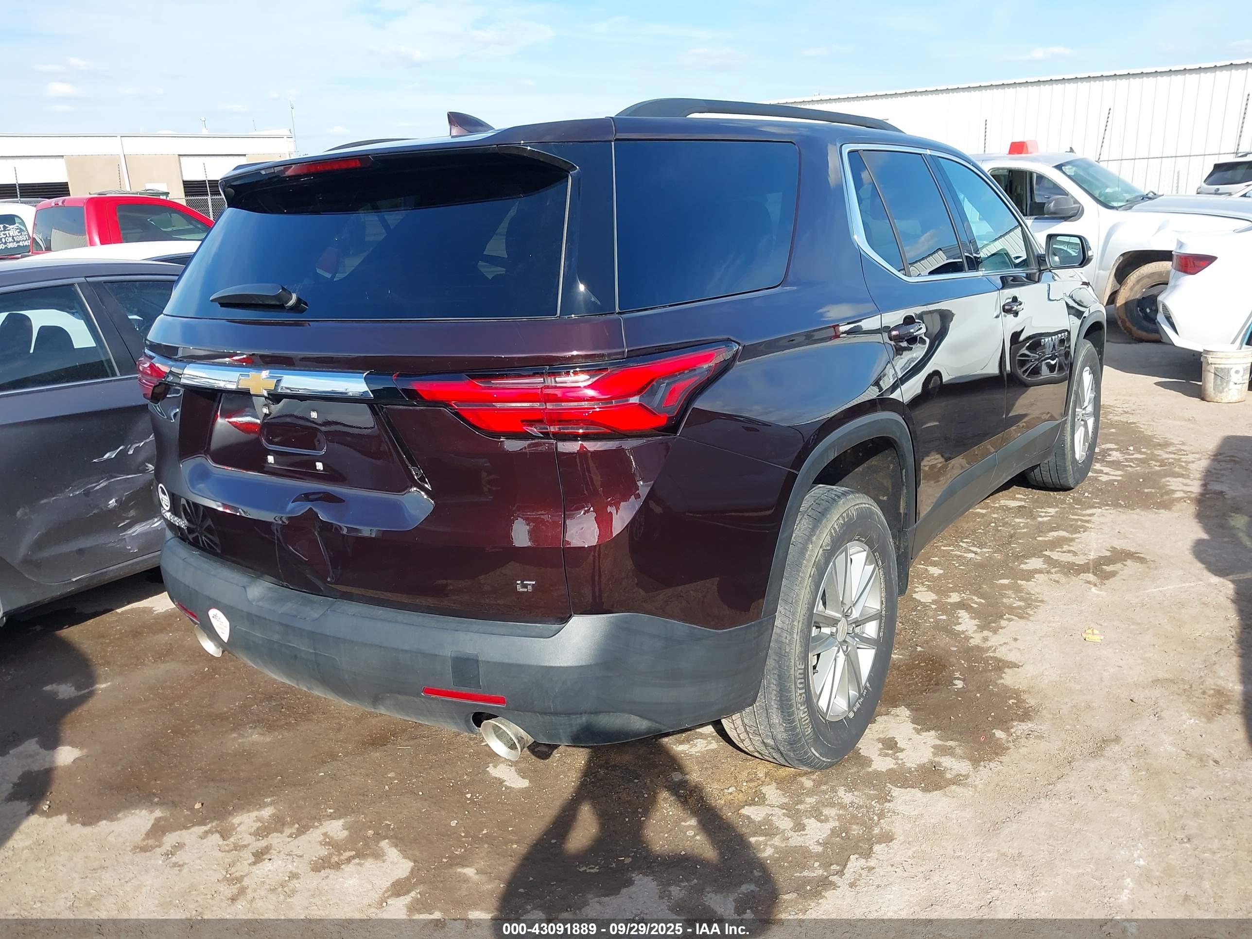 CHEVROLET TRAVERSE image 4