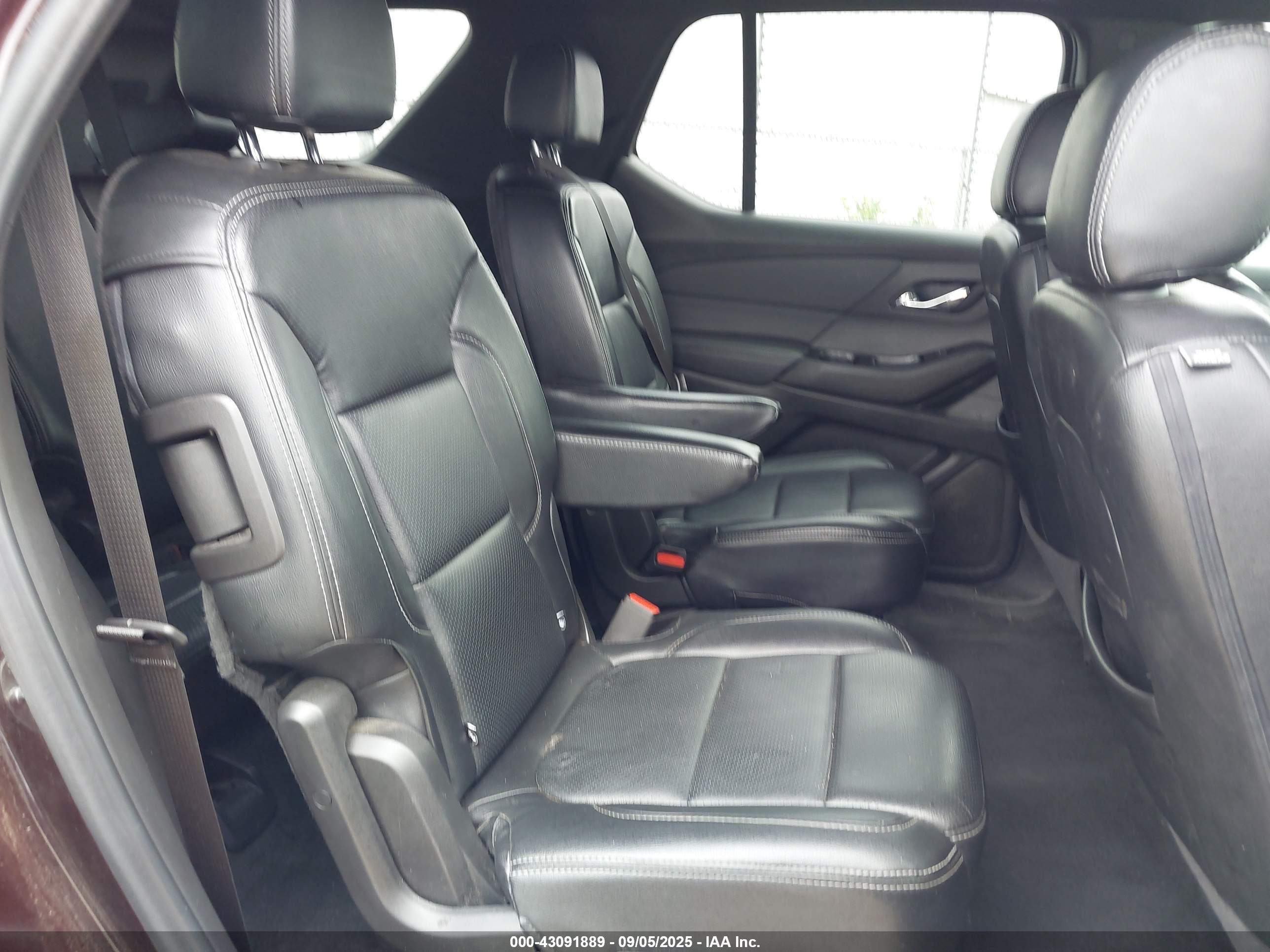 CHEVROLET TRAVERSE image 8
