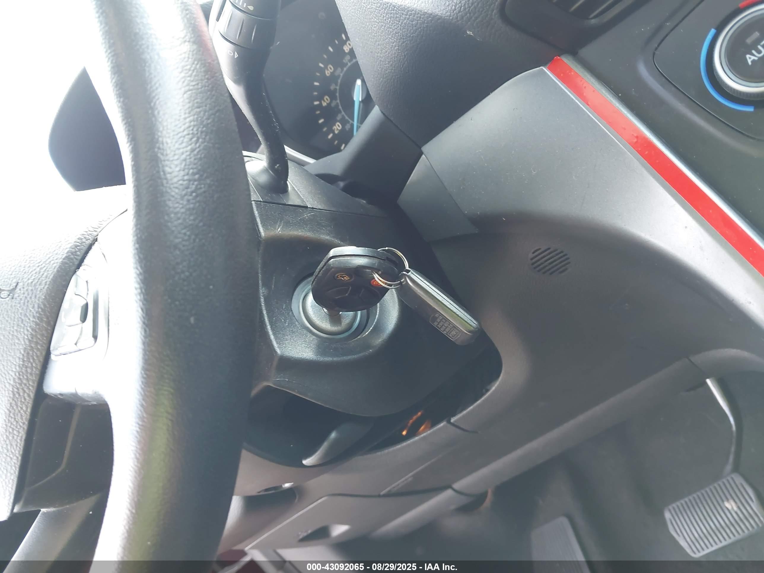 FORD ESCAPE image 11