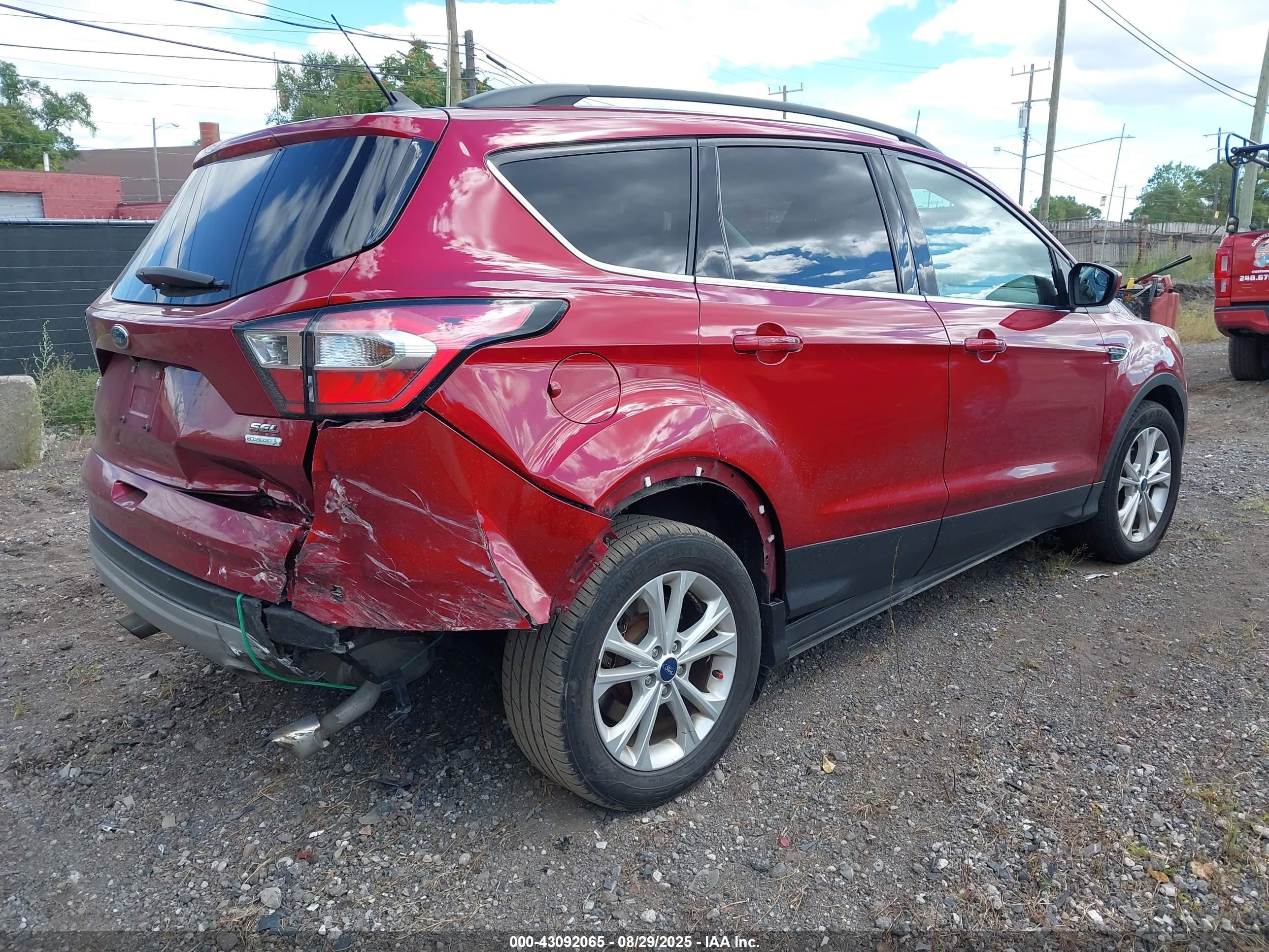 FORD ESCAPE image 4