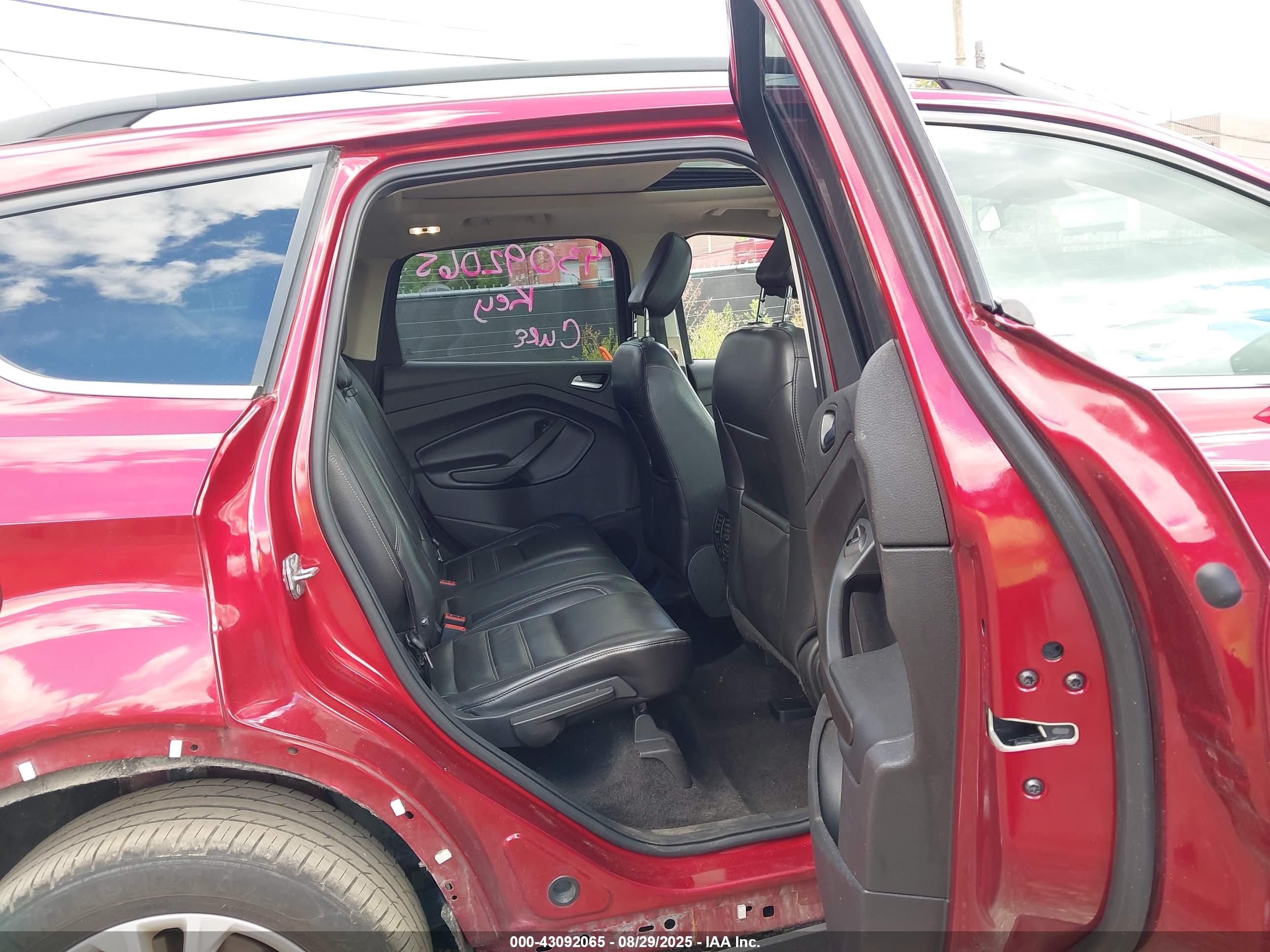 FORD ESCAPE image 8