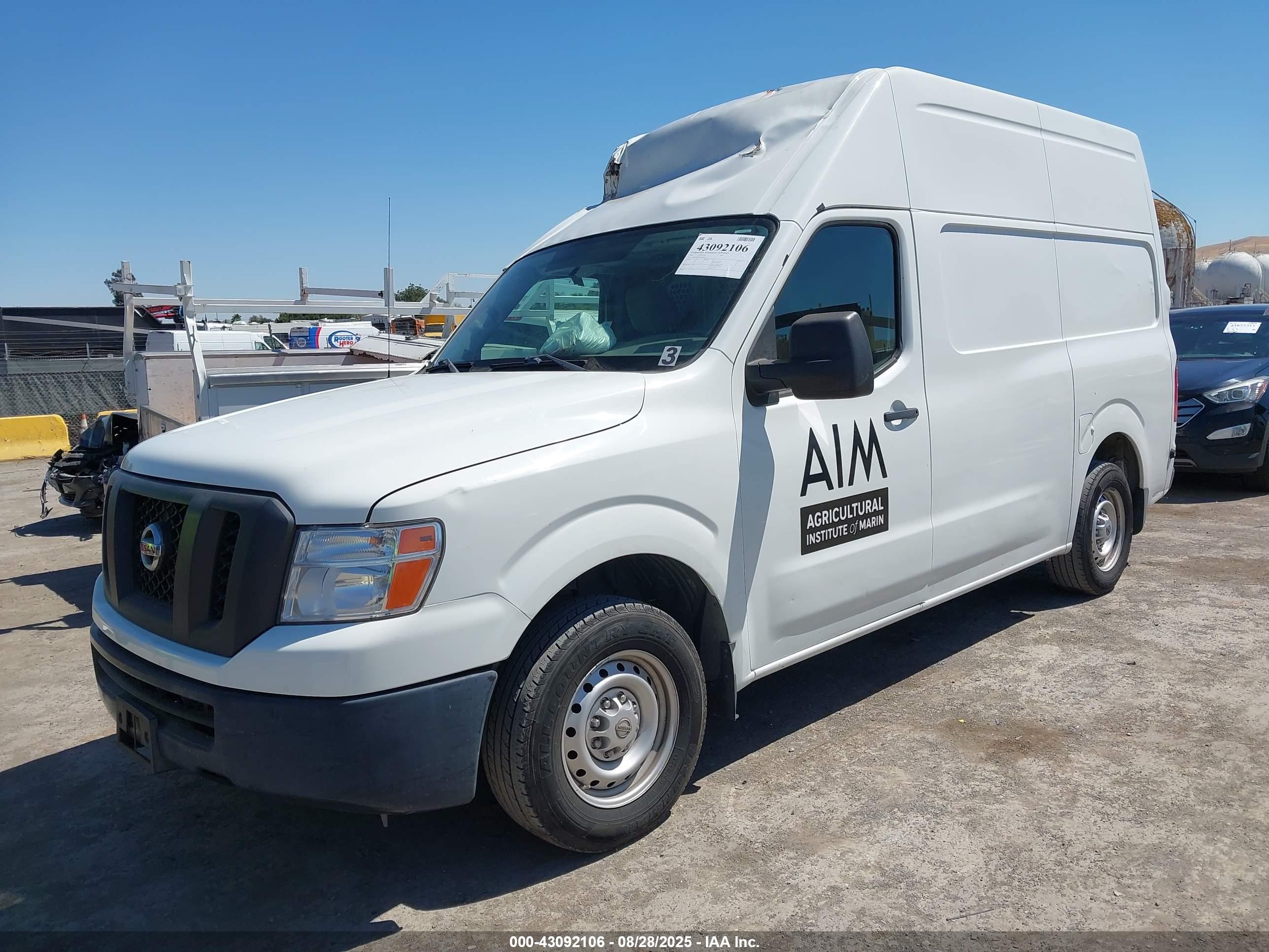 NISSAN NV image 2